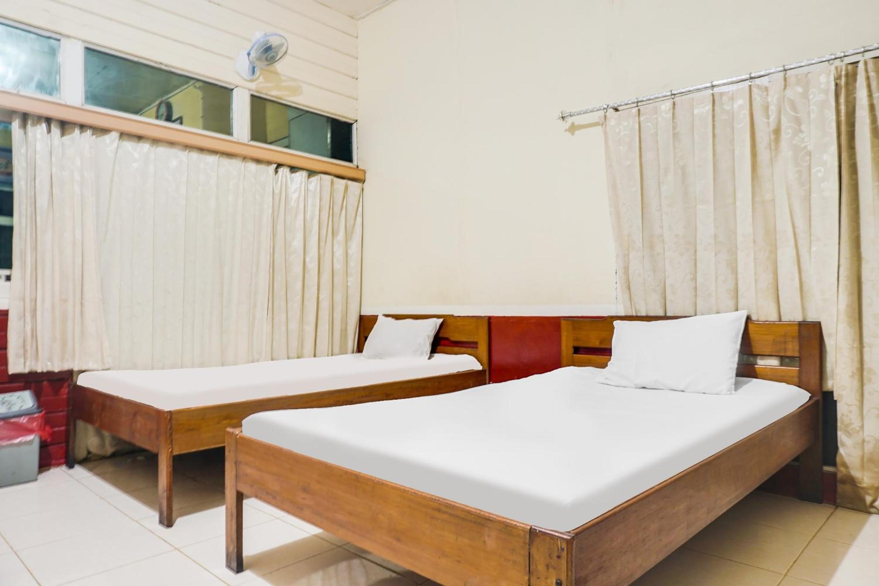 Small Twin Room photo 1