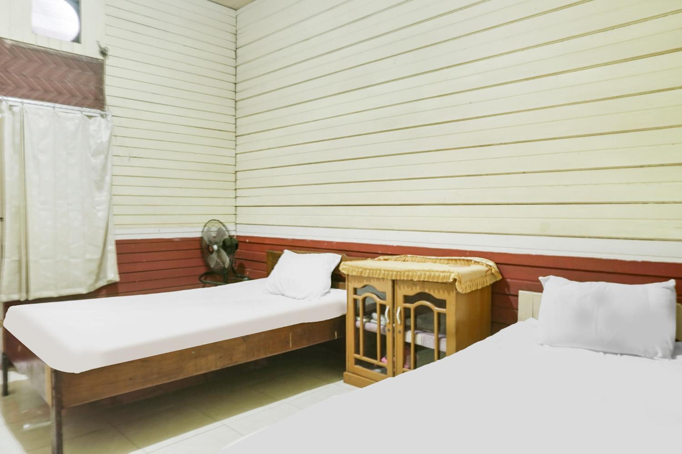 Queen Room photo 1