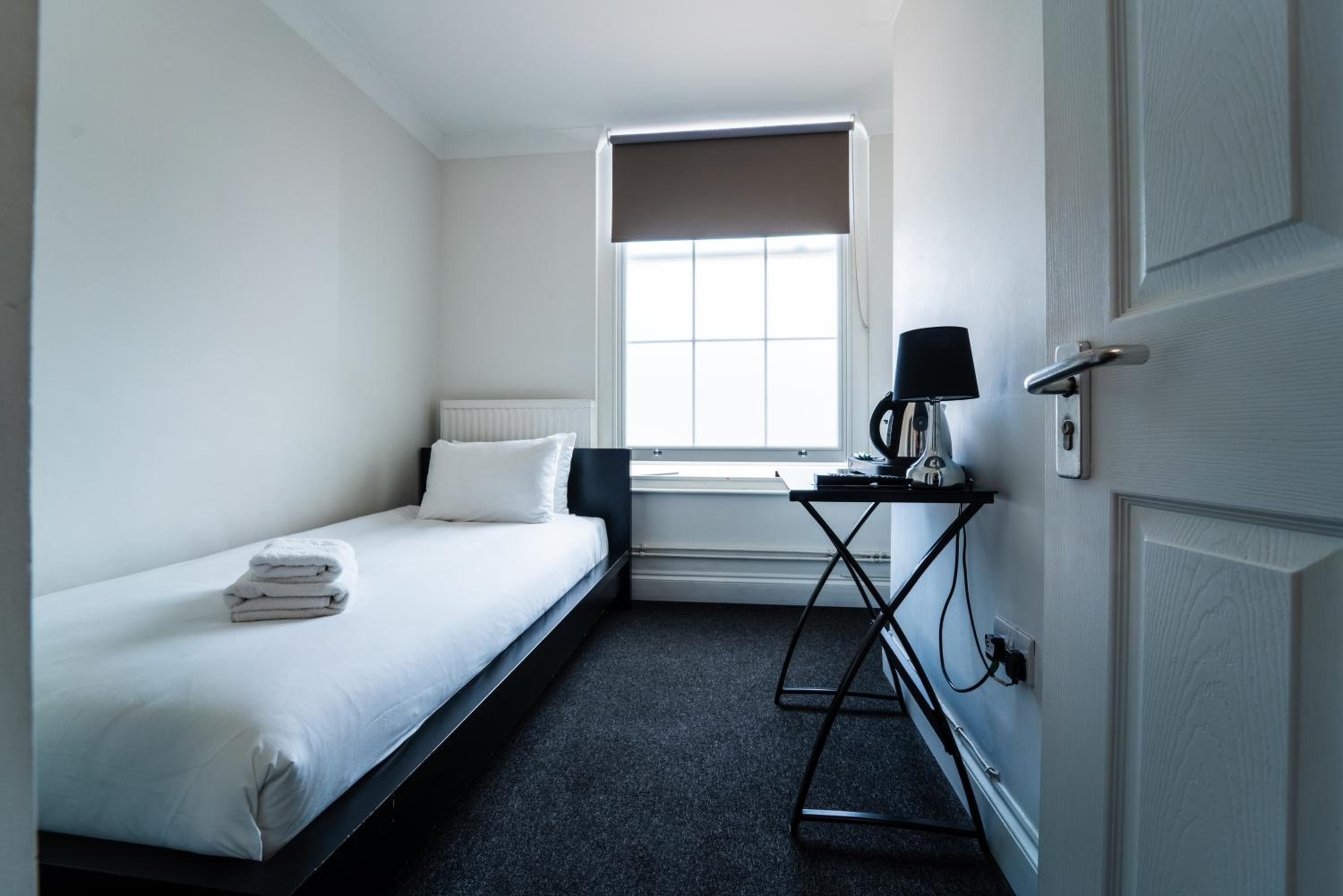 Single Room photo 2