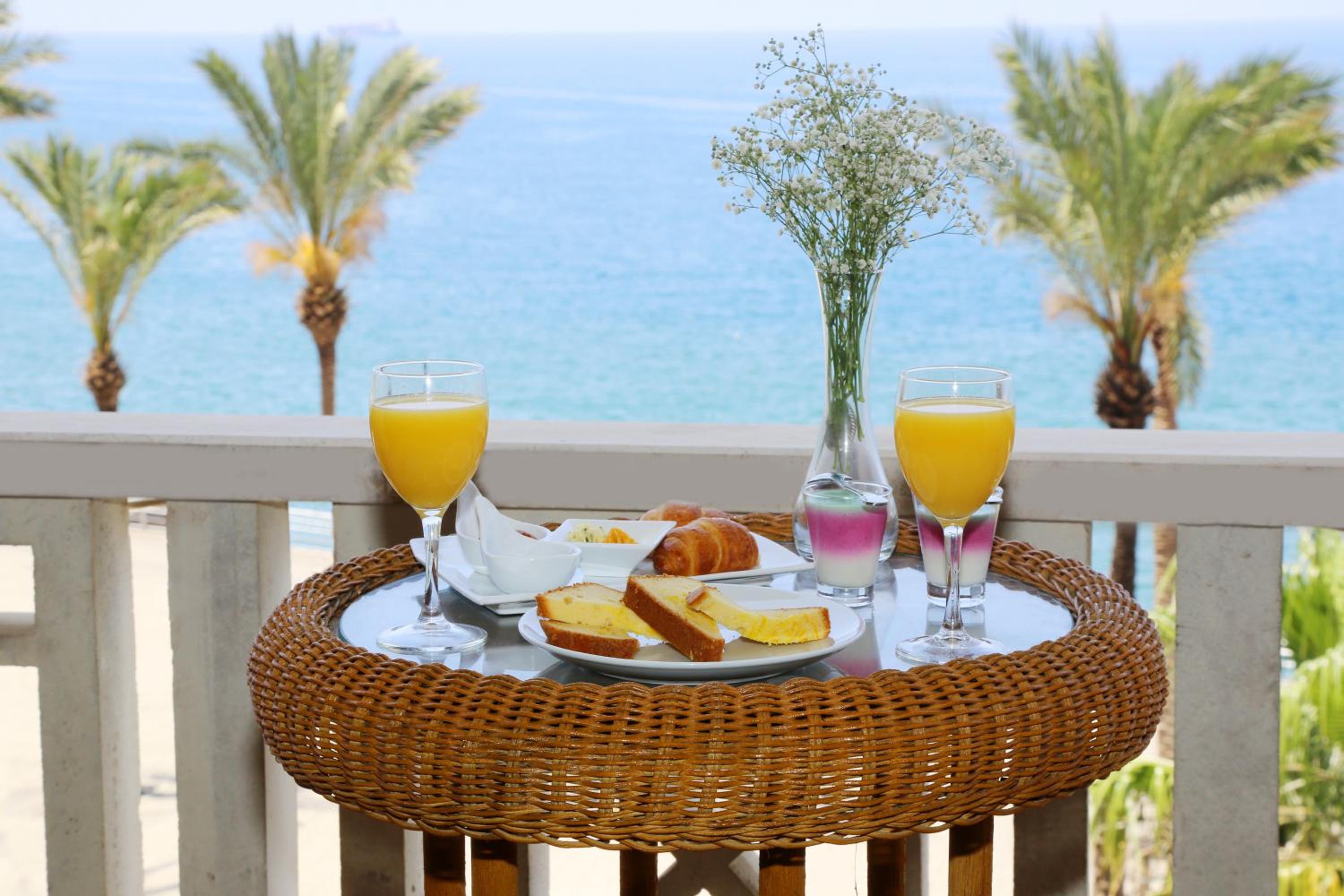 Premium Junior Suite with Sea View photo 3