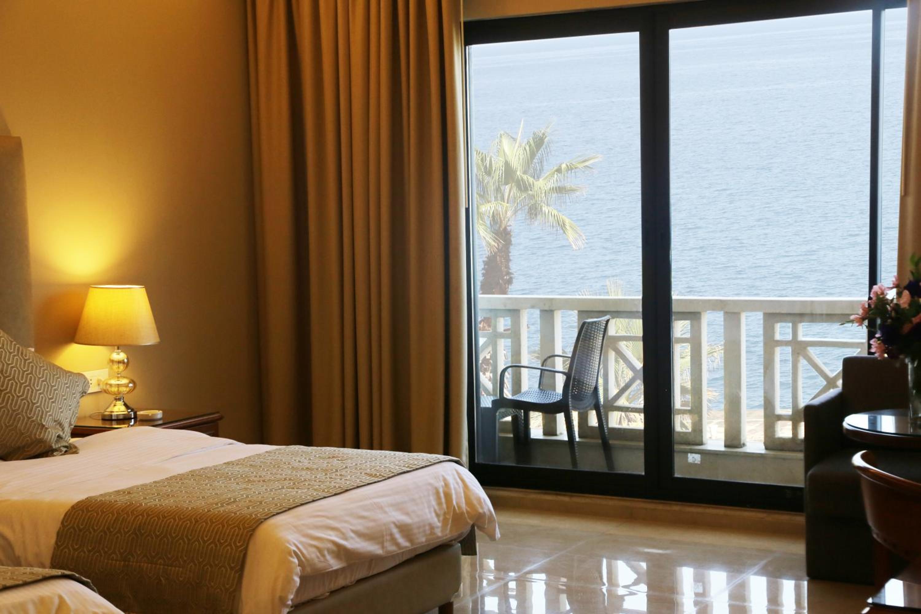 Double or Twin Room with Sea View photo 1