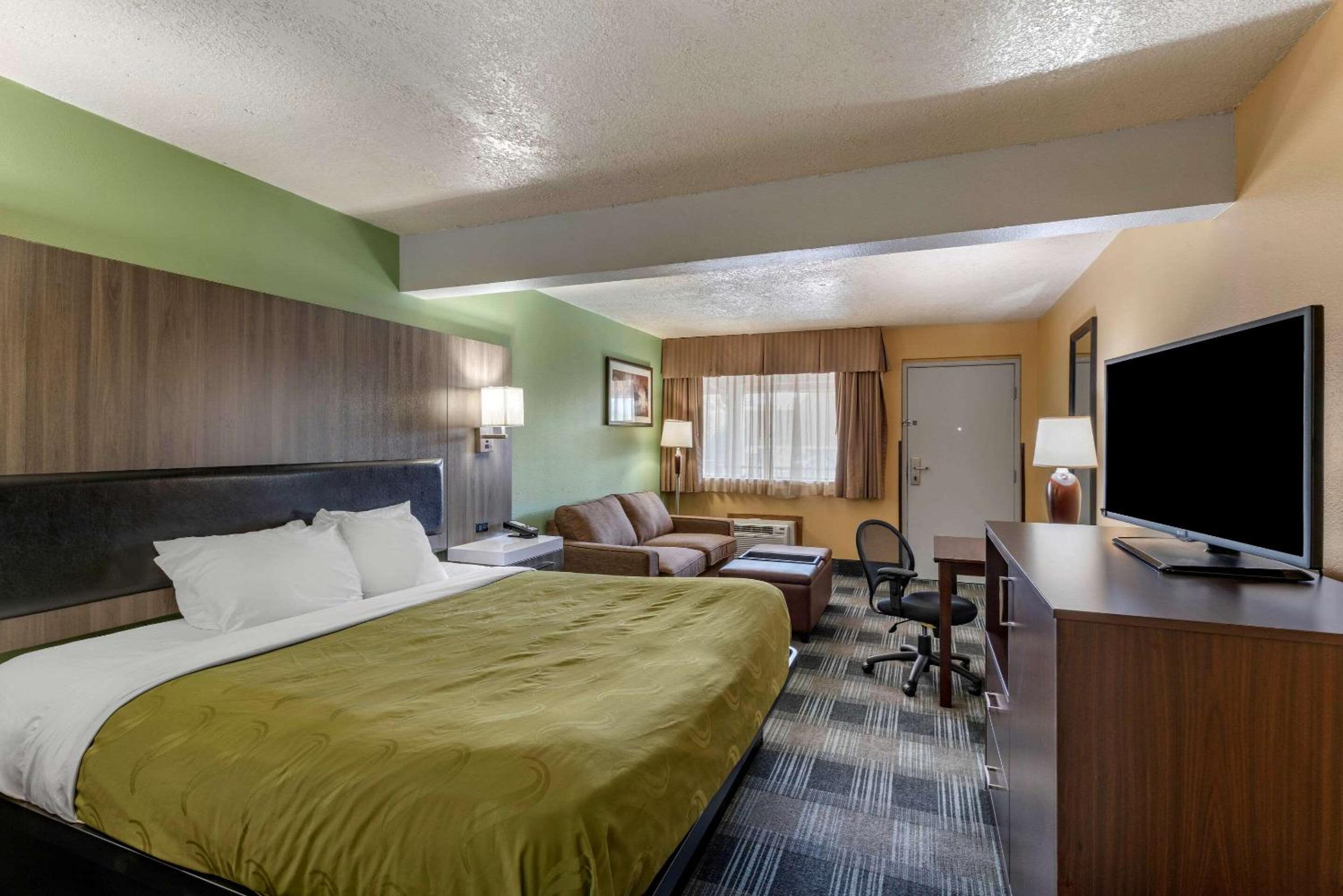 Superior King Room - Non Smoking - Photo 2
