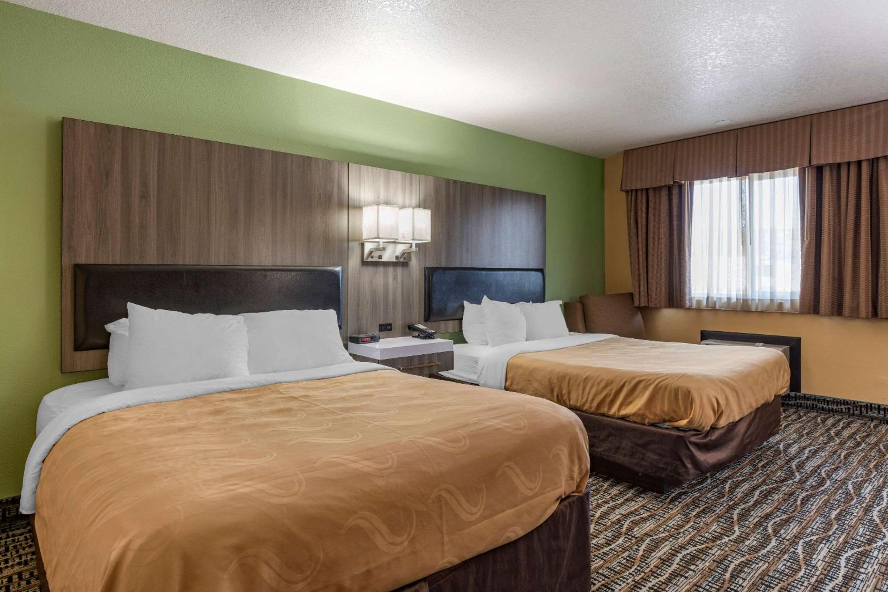 Queen Room with Two Queen Beds - Accessible/Non-Smoking  - Photo 3