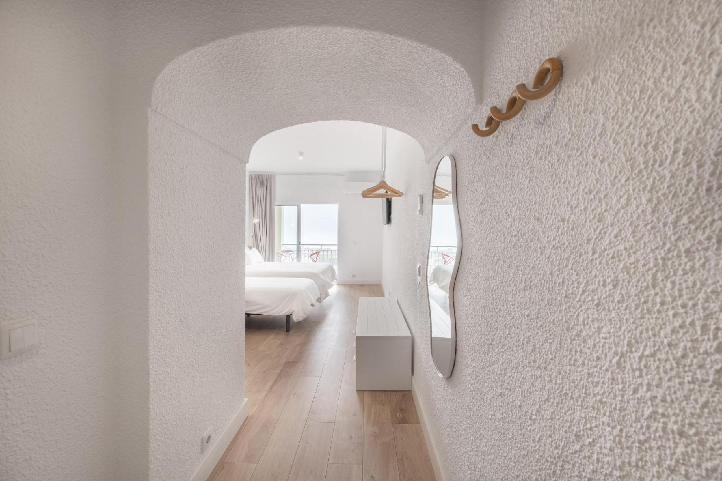 Studio with Balcony photo 3