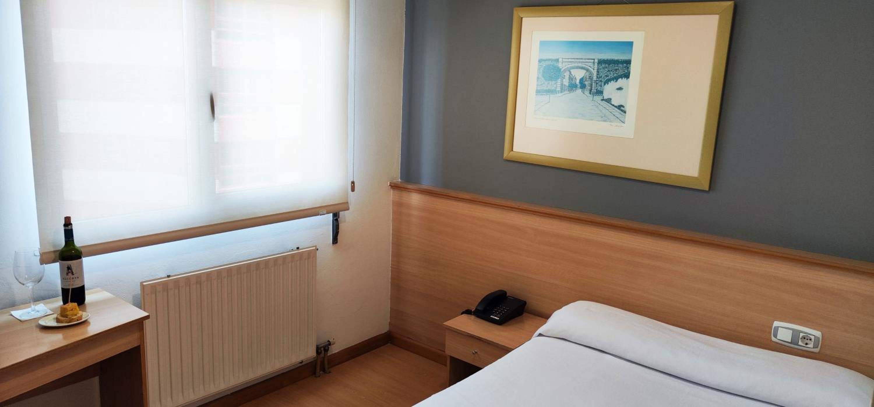 Double Room - Photo 3