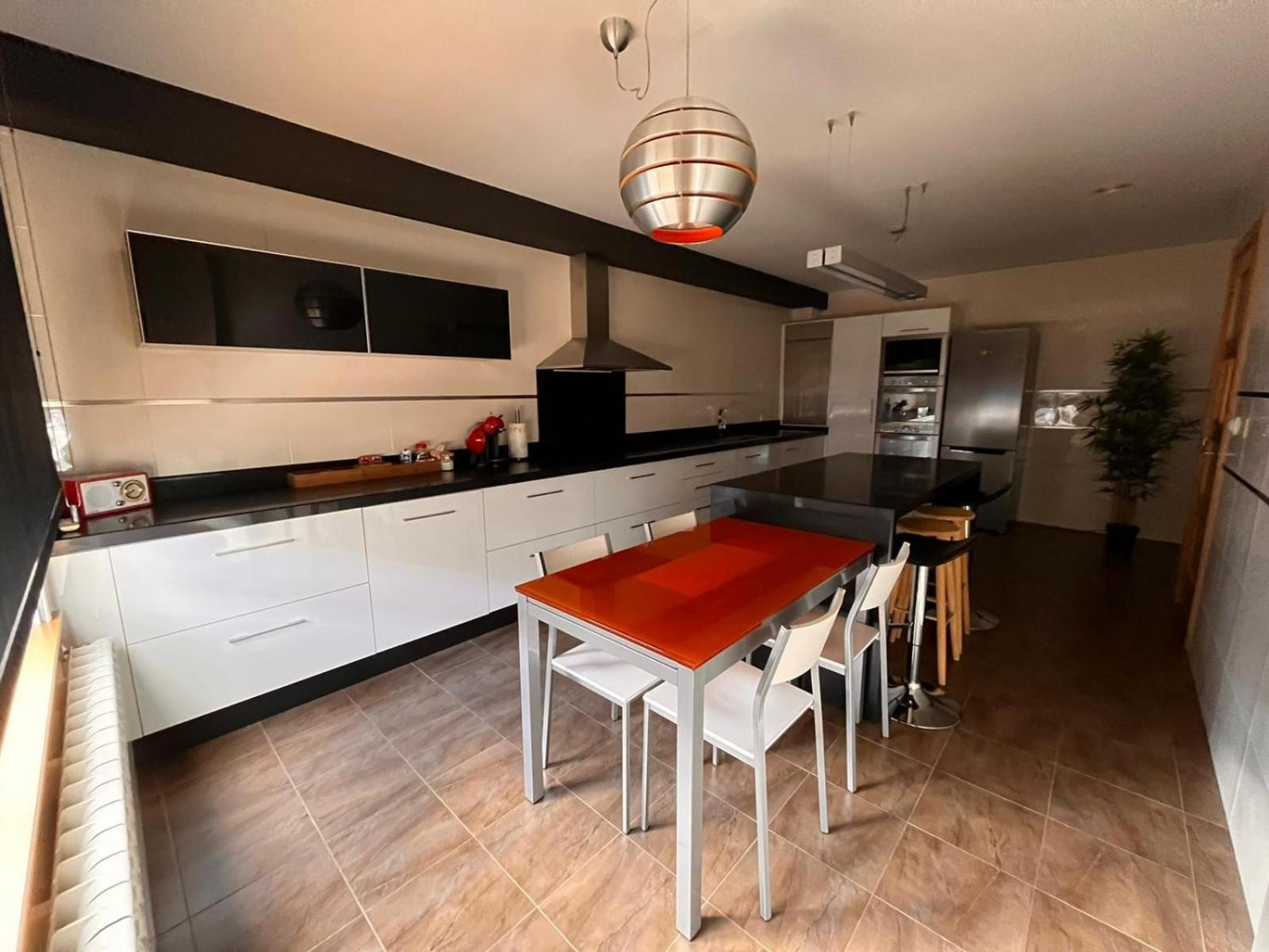 Three-Bedroom House - Photo 7