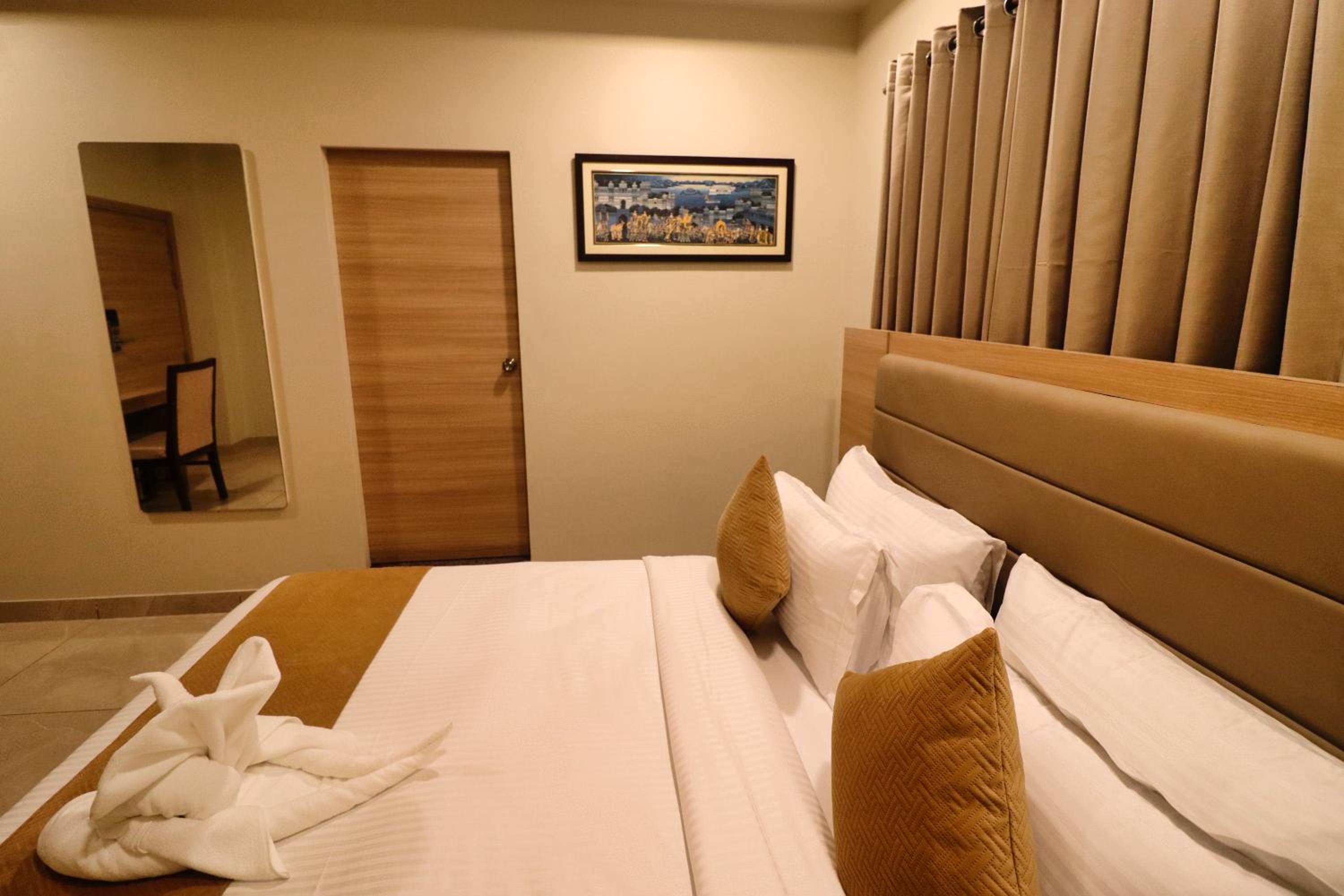 Superior Double Room: 15% off on F&B and Laundry, Early check-in upto 3 hrs   photo 3