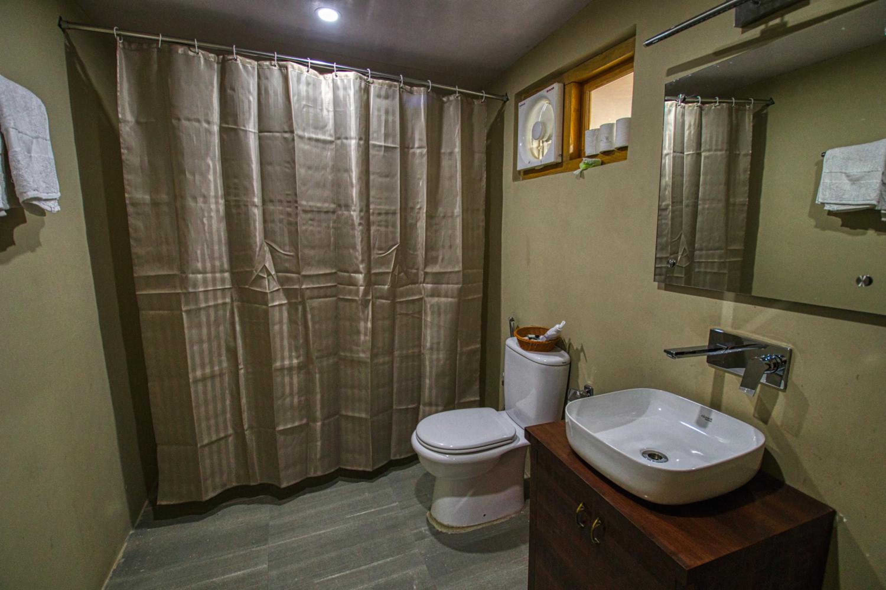Deluxe Double or Twin Room with Mountain View - Photo 7
