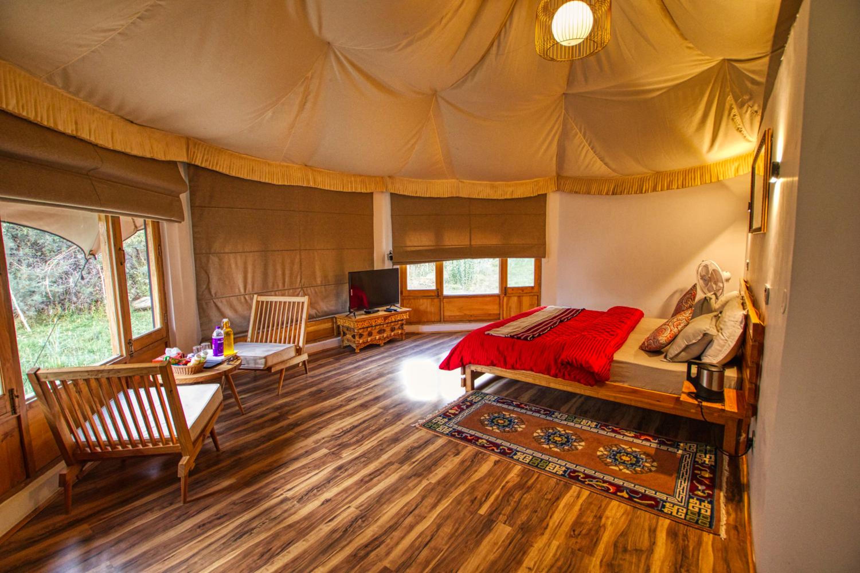 Deluxe Double or Twin Room with Mountain View - Photo 1