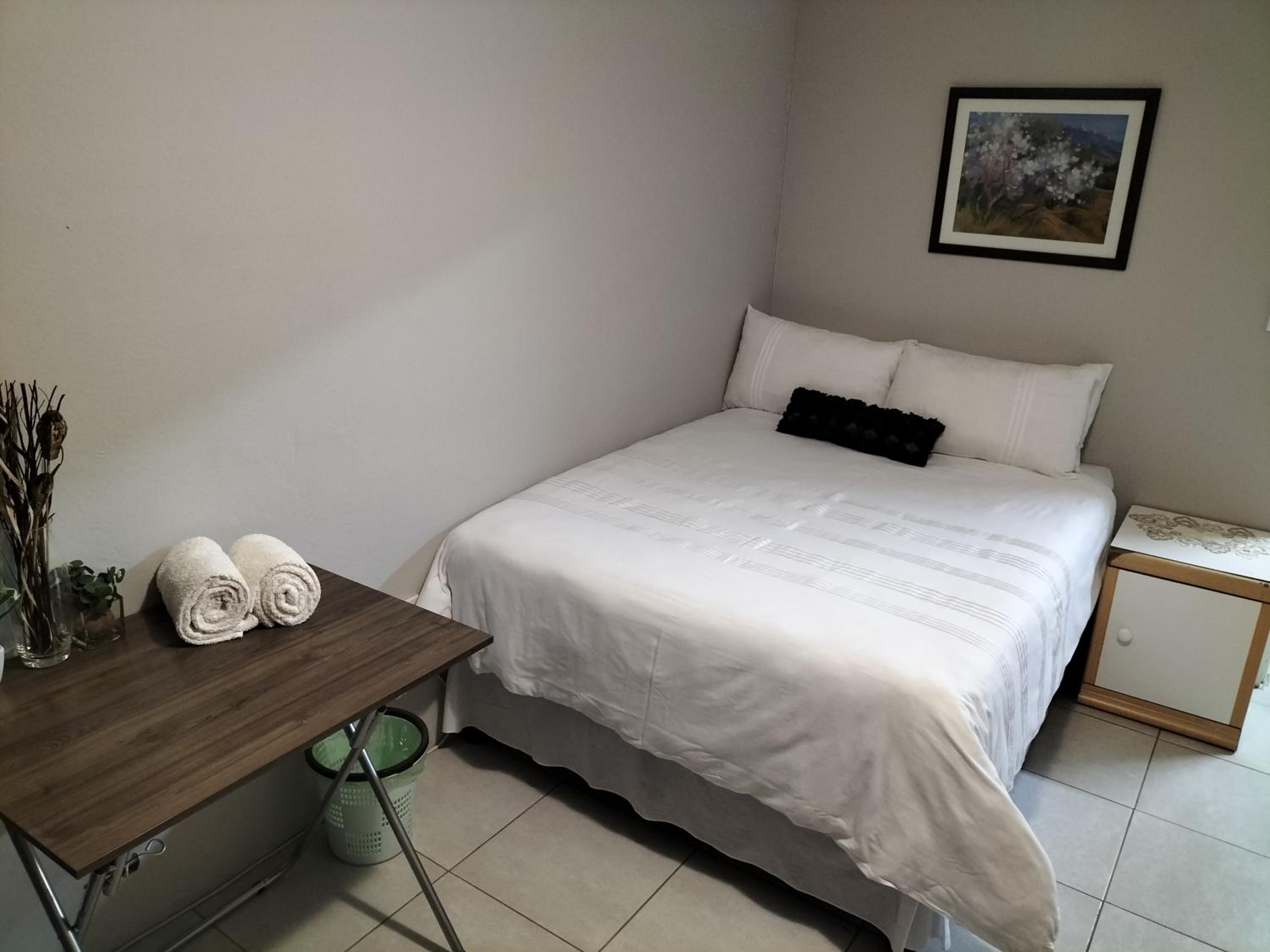 Two-Bedroom Apartment - Photo 31