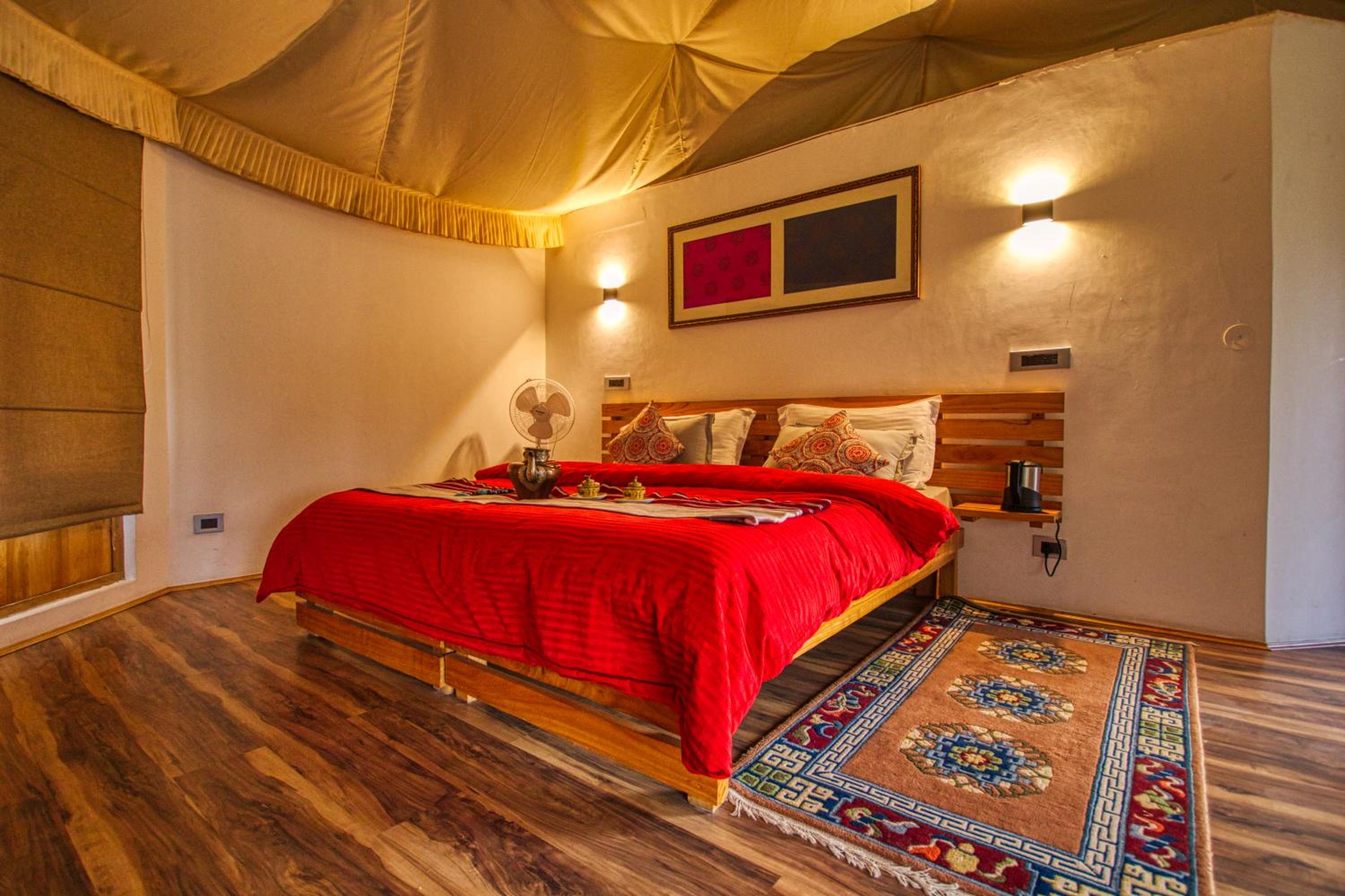 Deluxe Double or Twin Room with Mountain View - Photo 10