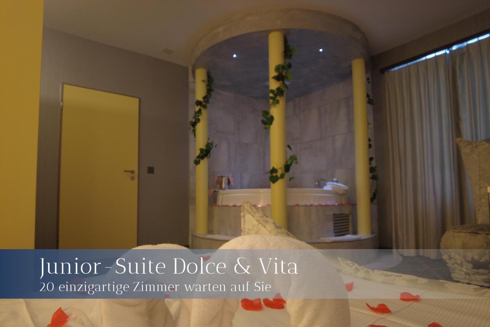Junior Suite With Private Pool photo 2