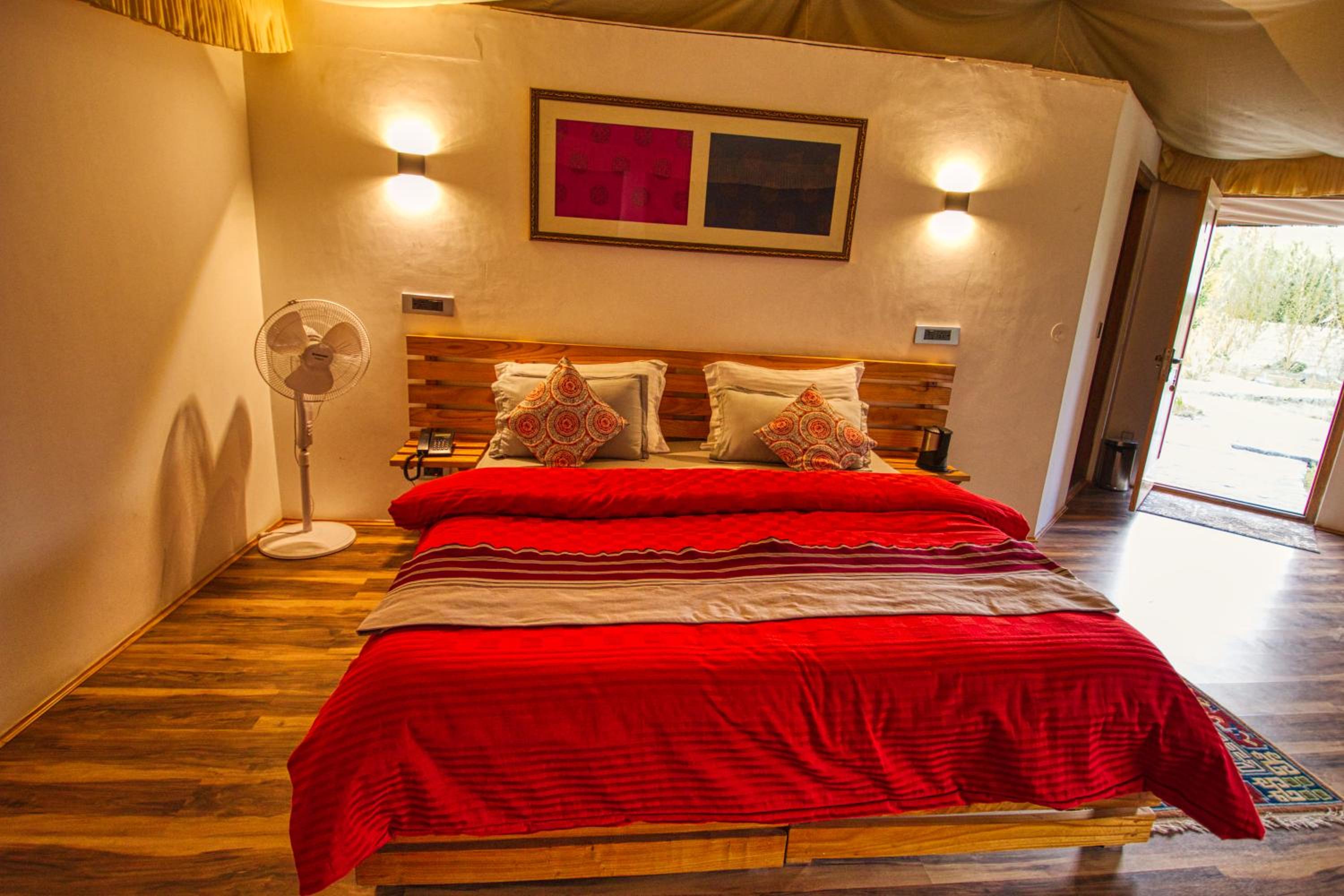 Deluxe Double or Twin Room with Mountain View - Photo 2