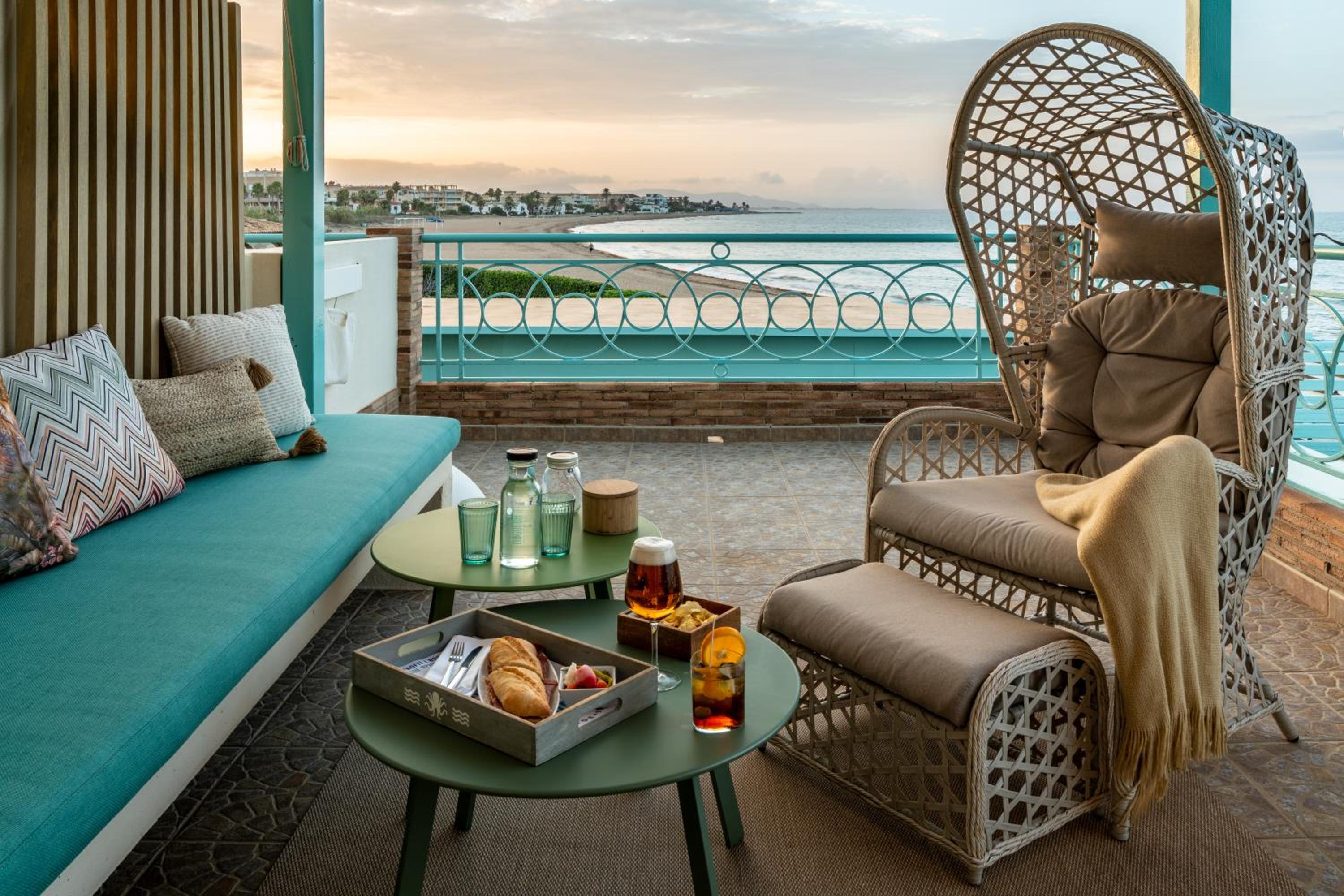 Double or Twin Room with Frontal Sea View and Terrace - Photo 2