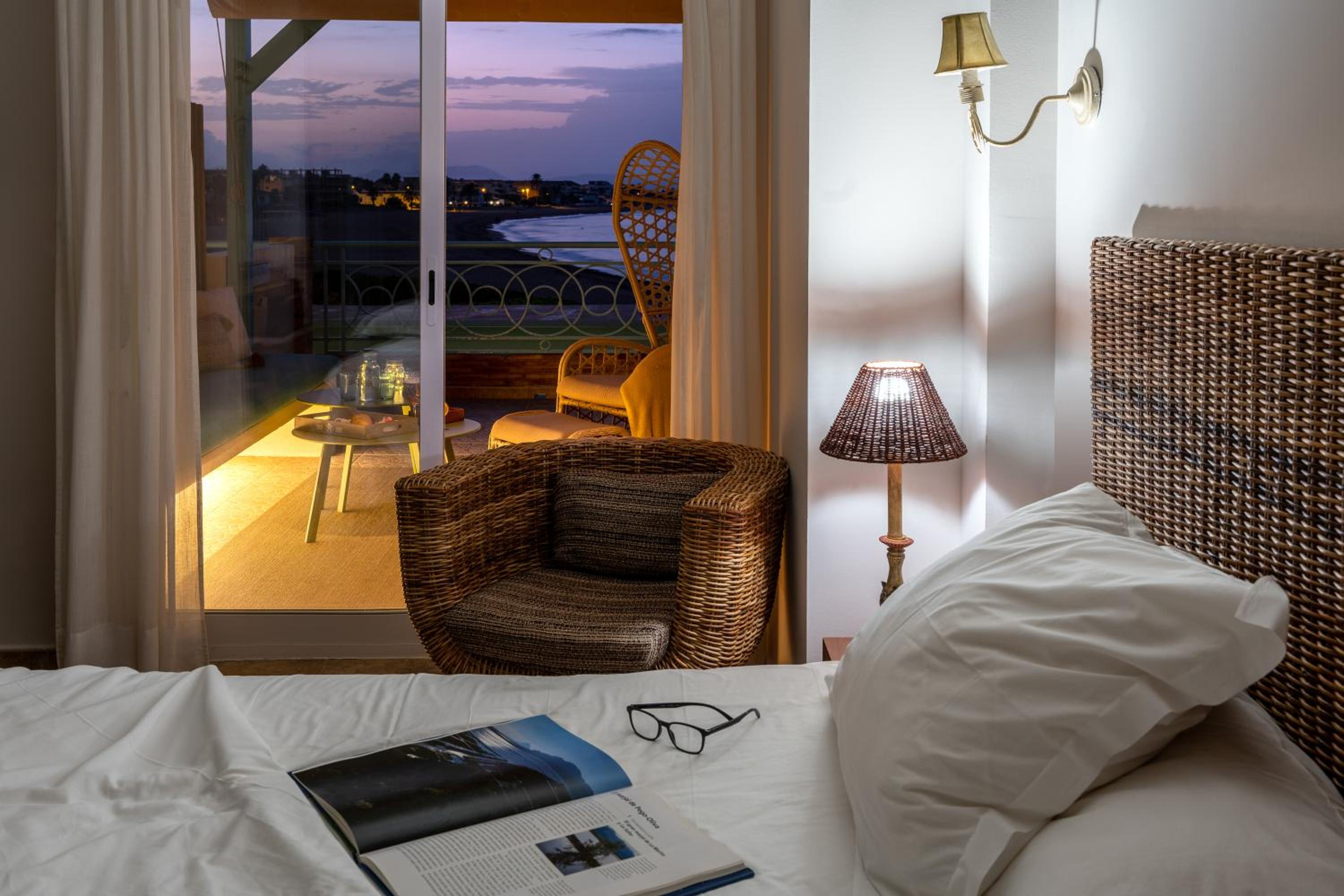 Double or Twin Room with Frontal Sea View and Terrace - Photo 1
