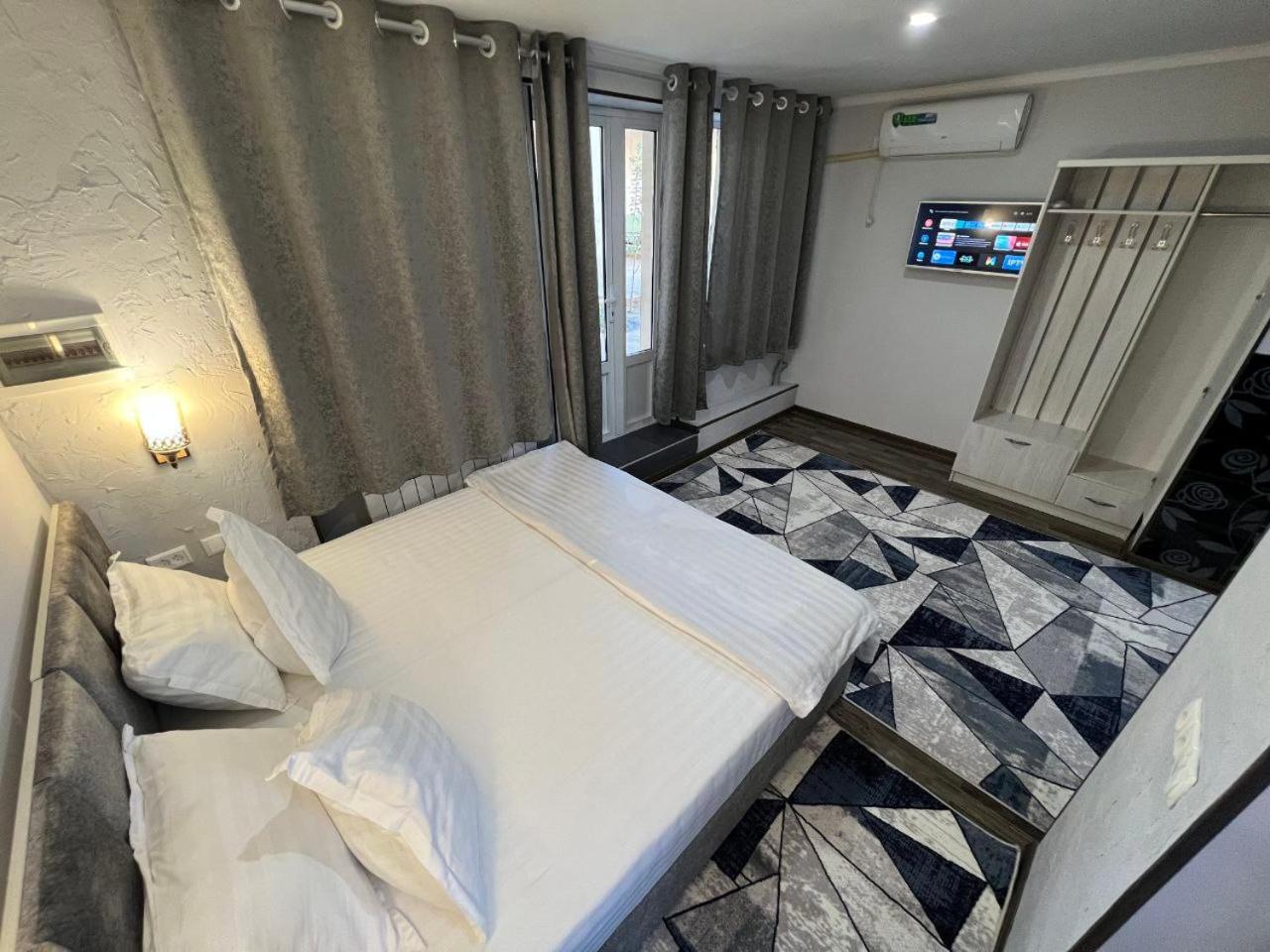 Studio Apartment photo 1