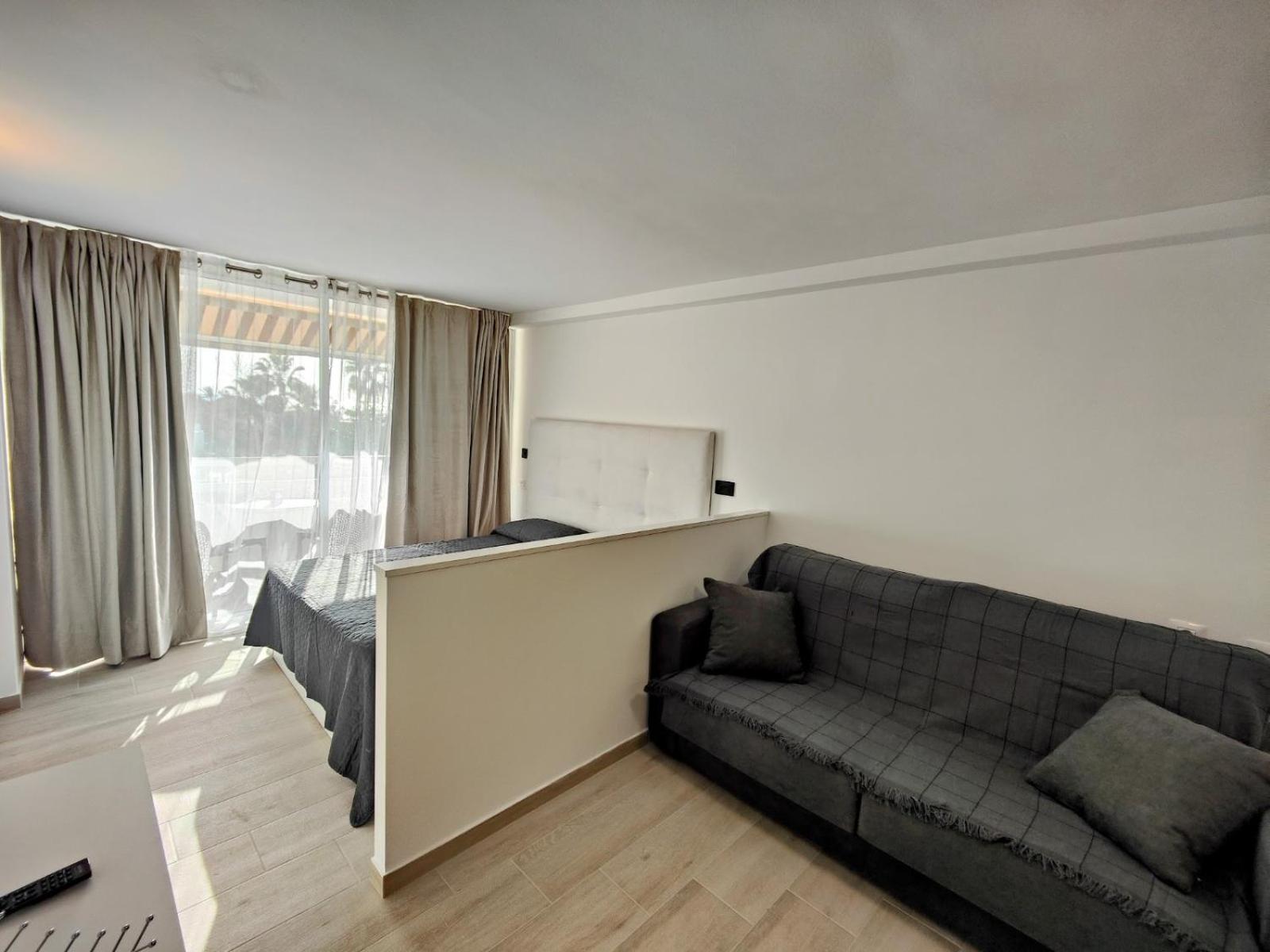 One-Bedroom Apartment photo 2