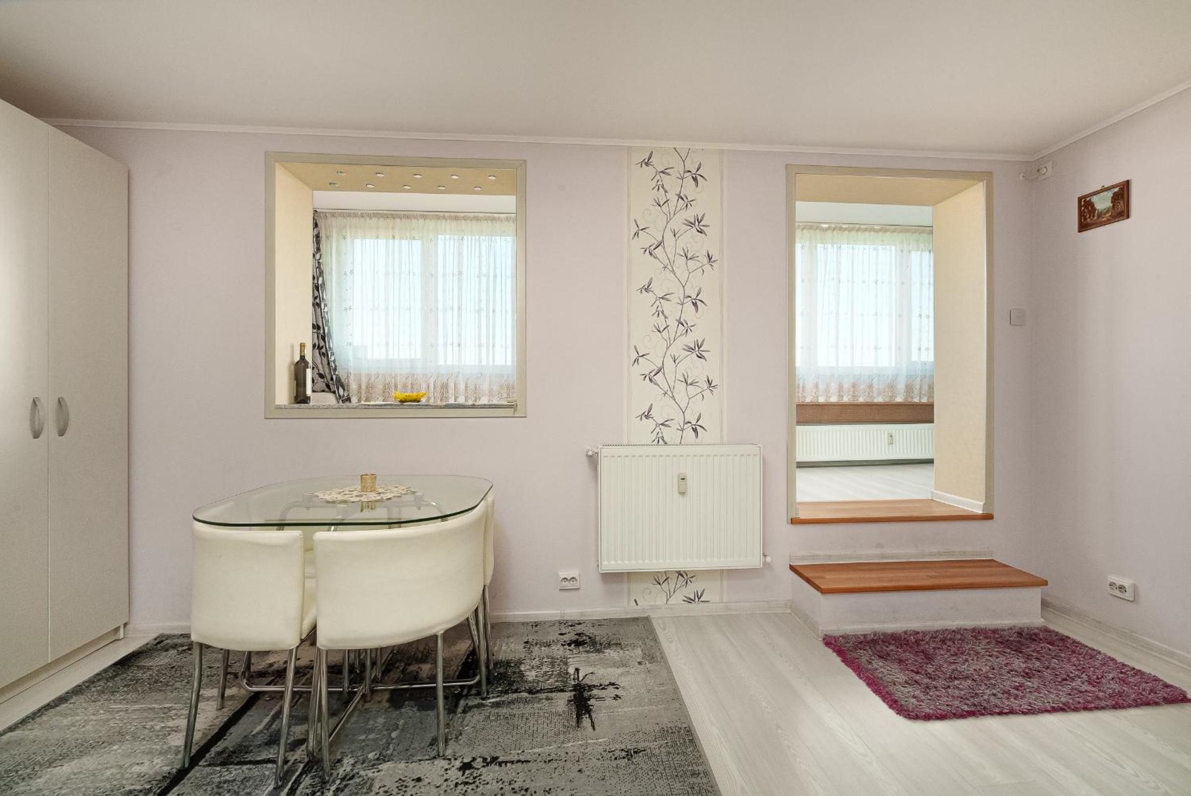 One-Bedroom Apartment - Photo 10