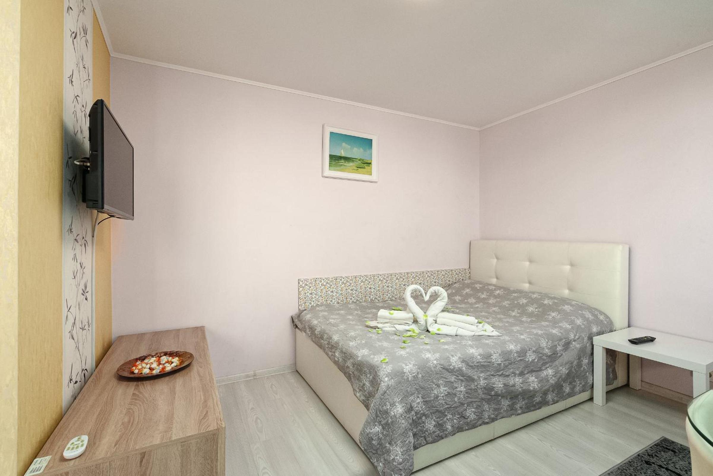 One-Bedroom Apartment - Photo 1