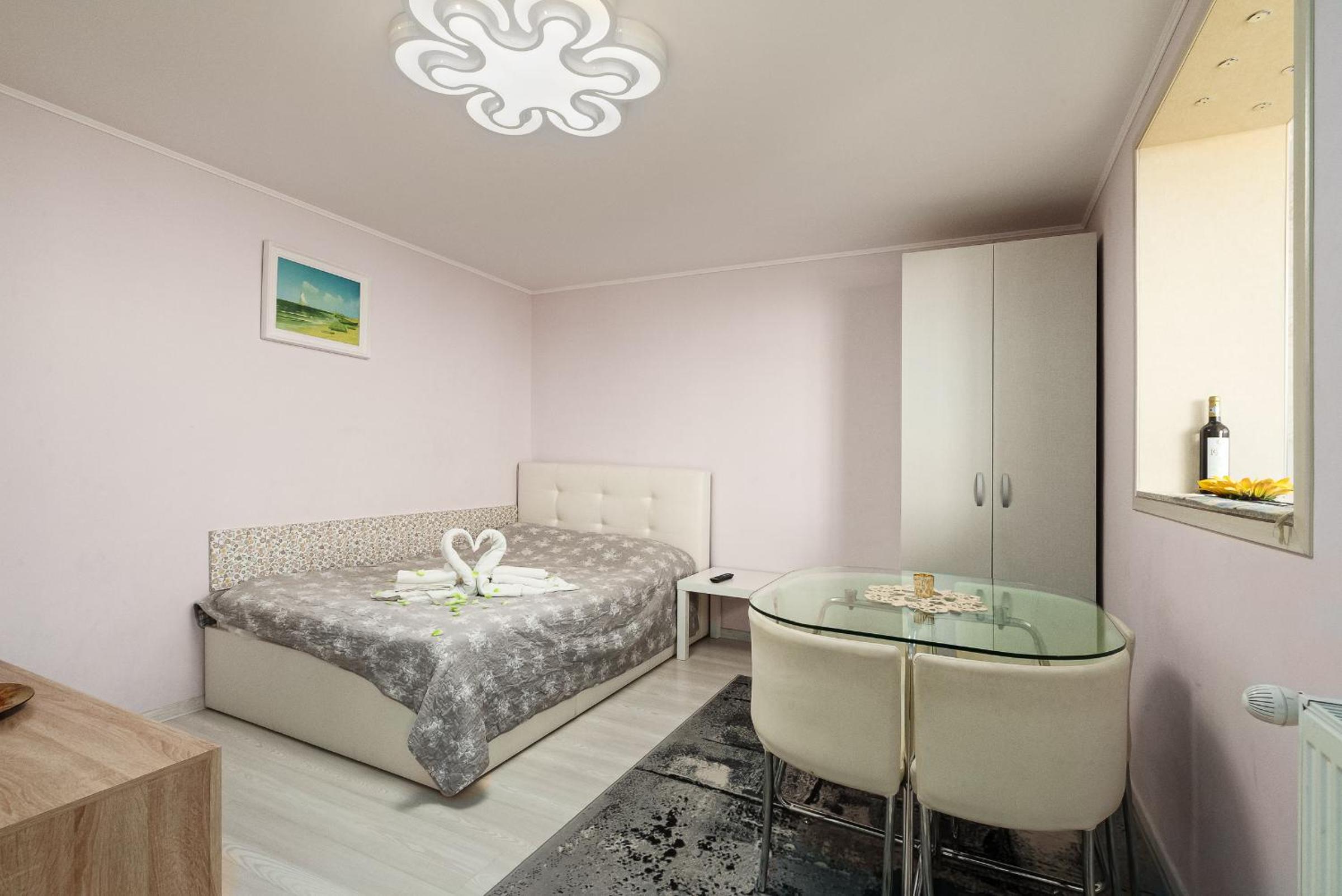 One-Bedroom Apartment - Photo 11