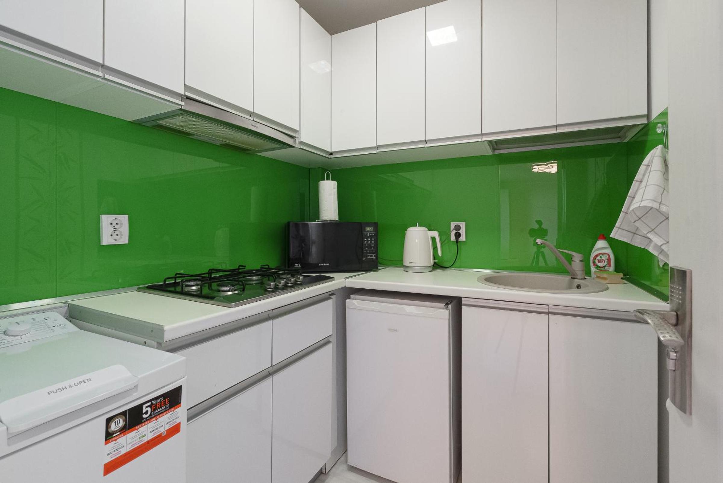 One-Bedroom Apartment - Photo 3