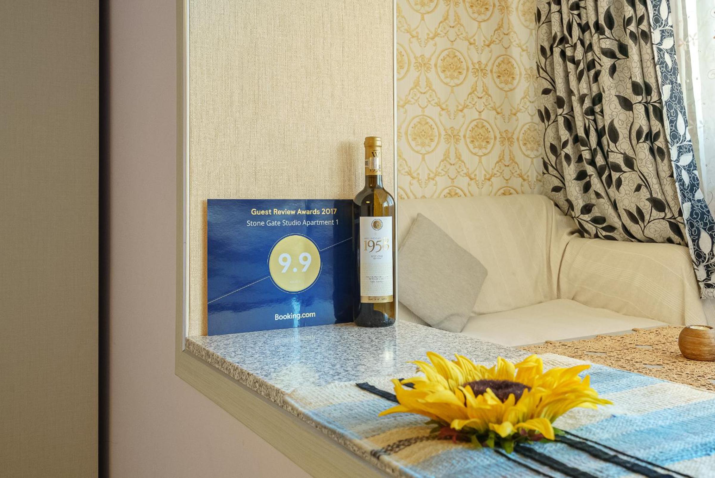 One-Bedroom Apartment - Photo 6