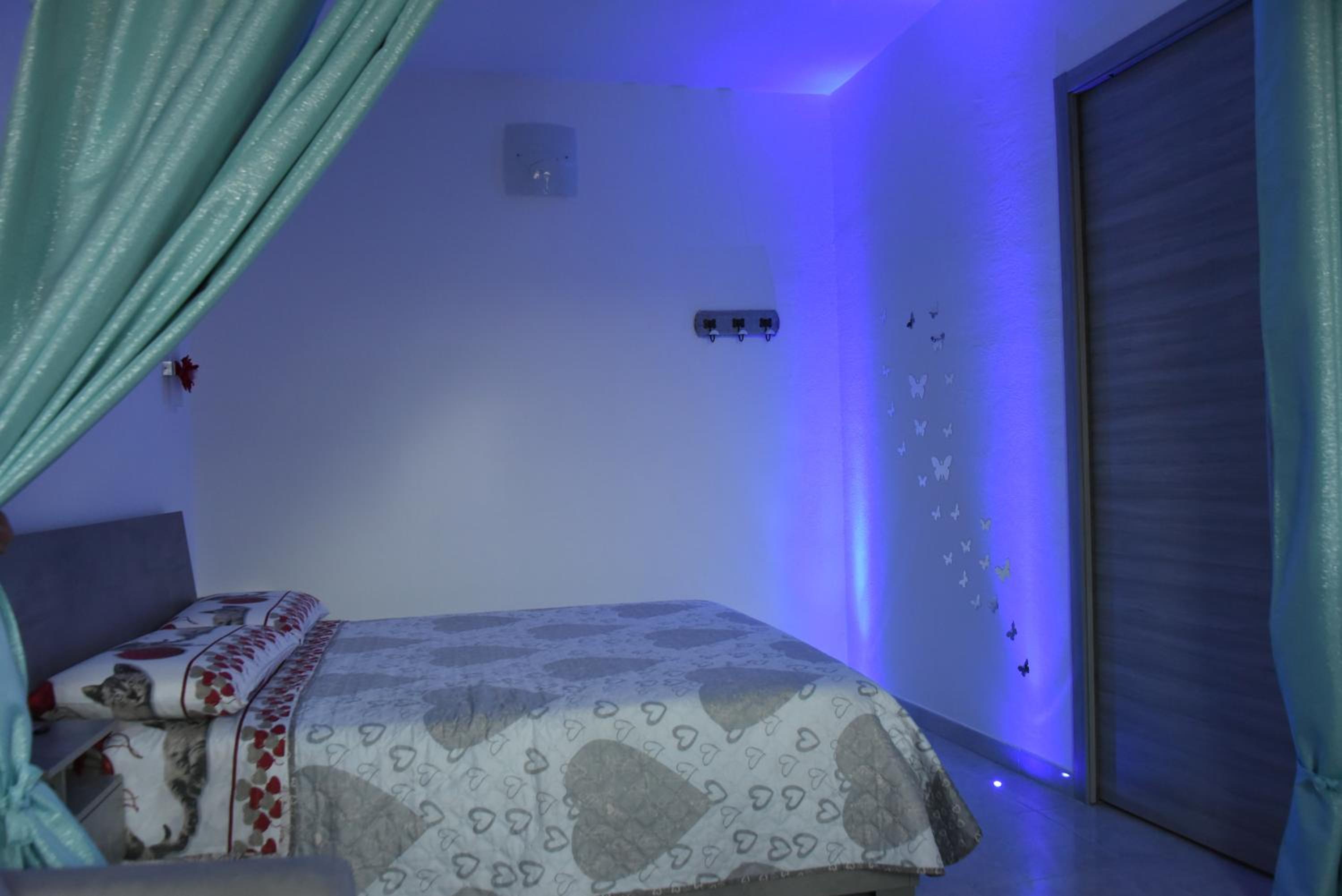 One-Bedroom House photo 1