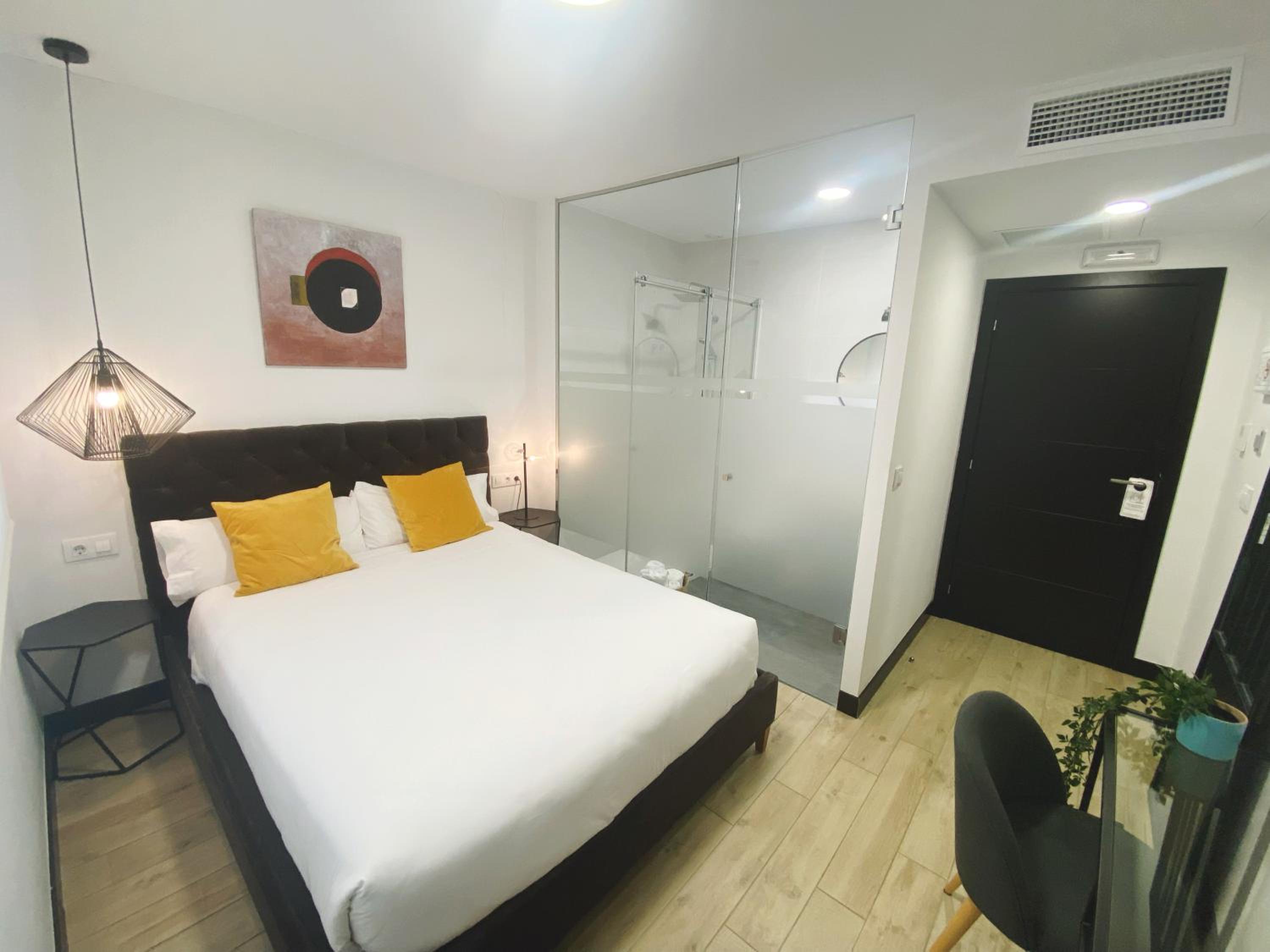 Standard Double Room - Photo 1