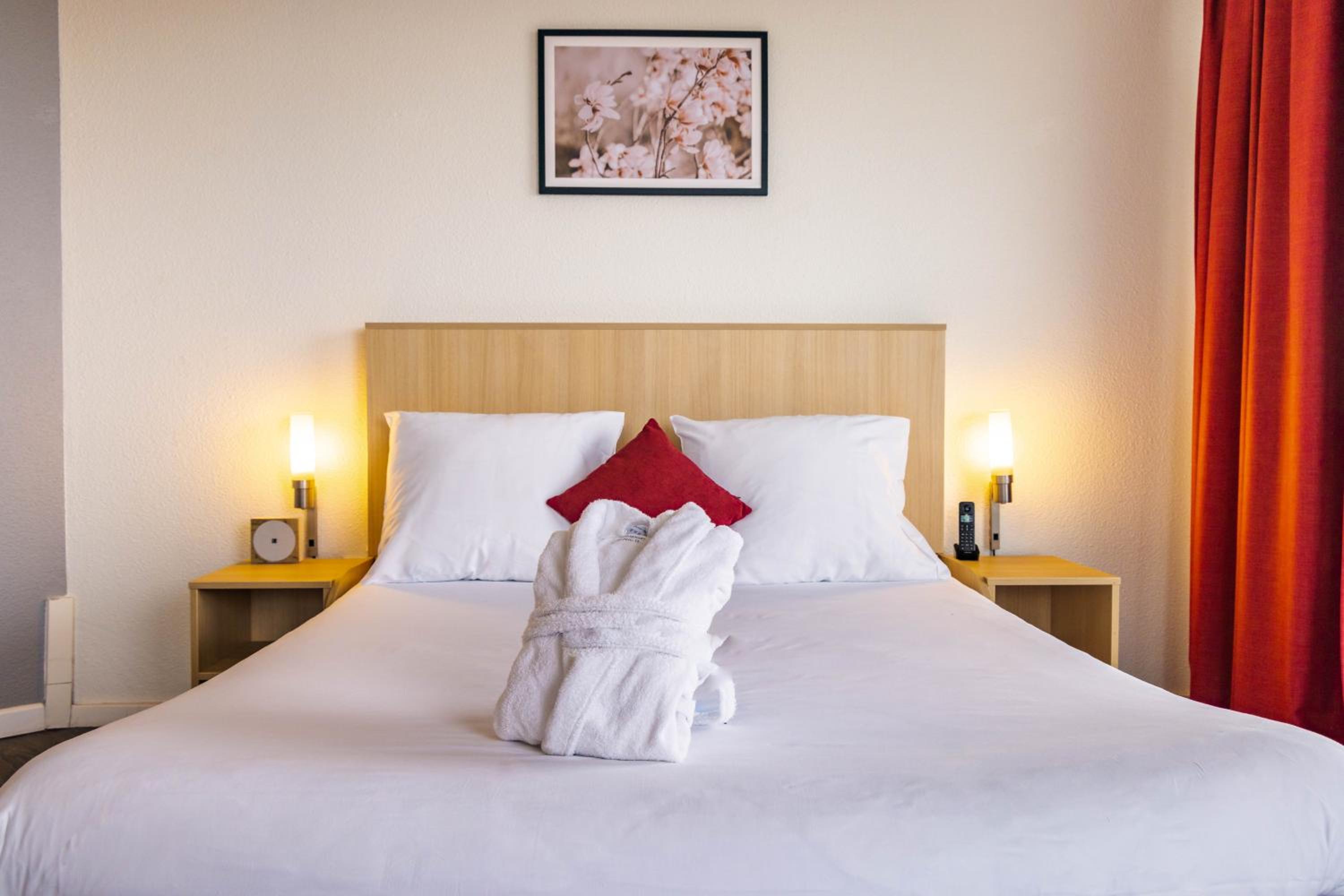 Suite with Double Bed and Balcony - Photo 15