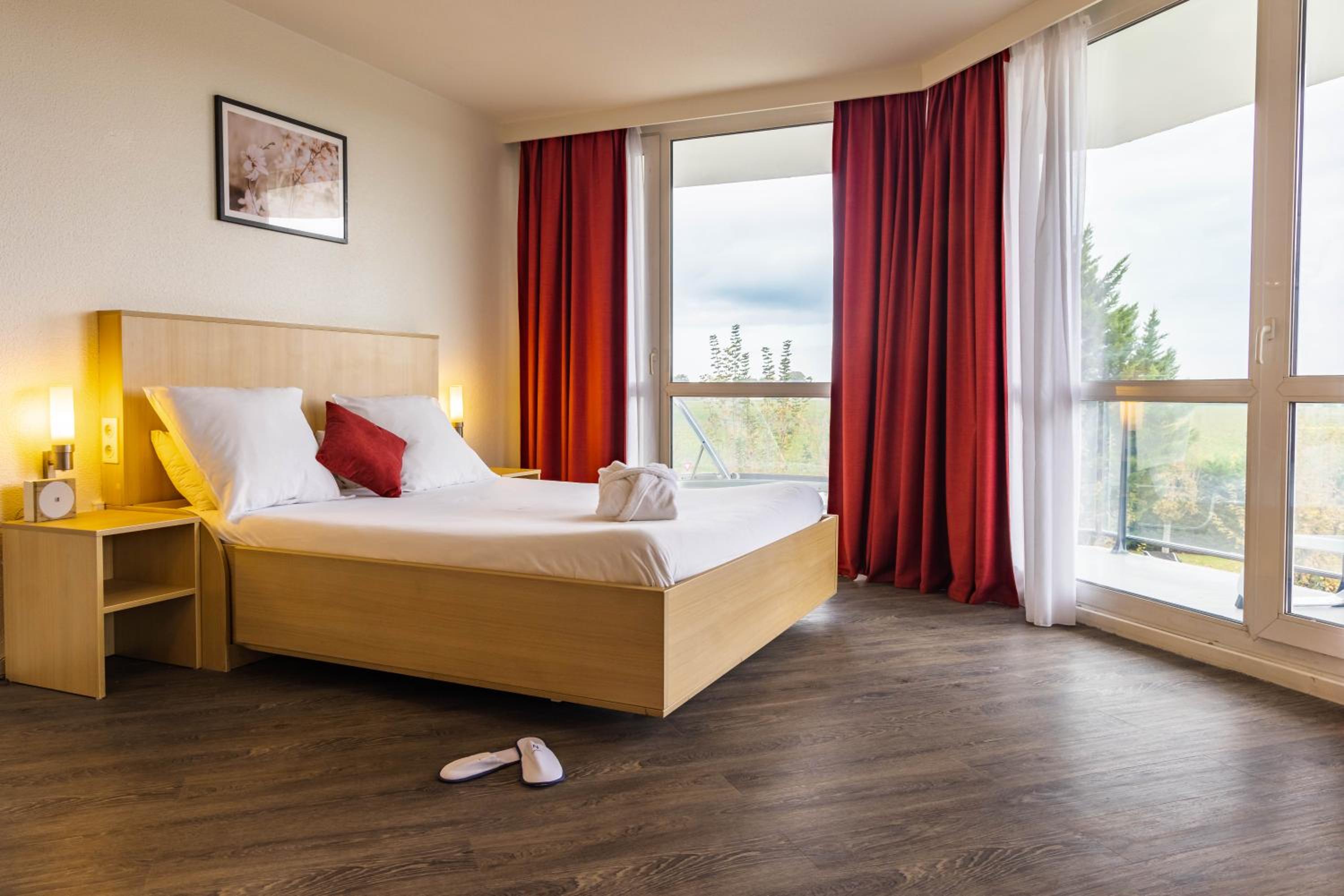 Suite with Double Bed and Balcony - Photo 8