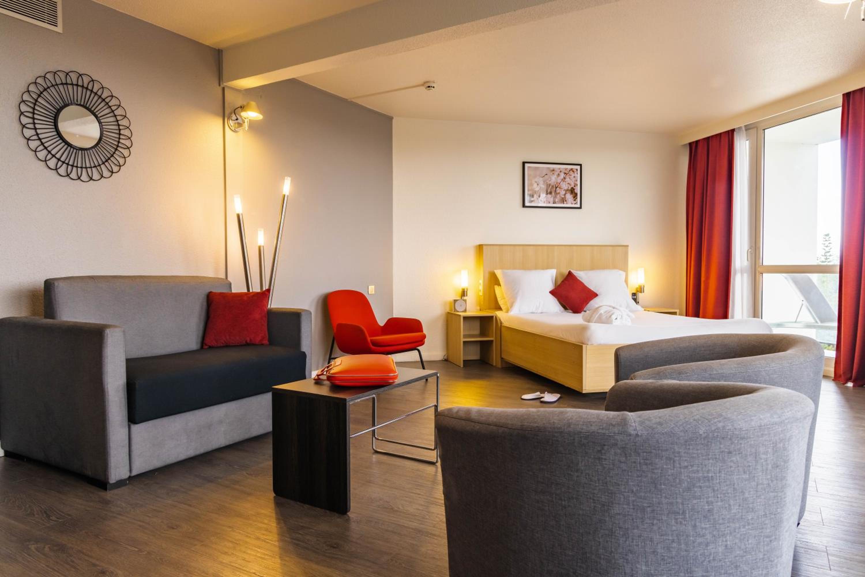 Suite with Double Bed and Balcony - Photo 6