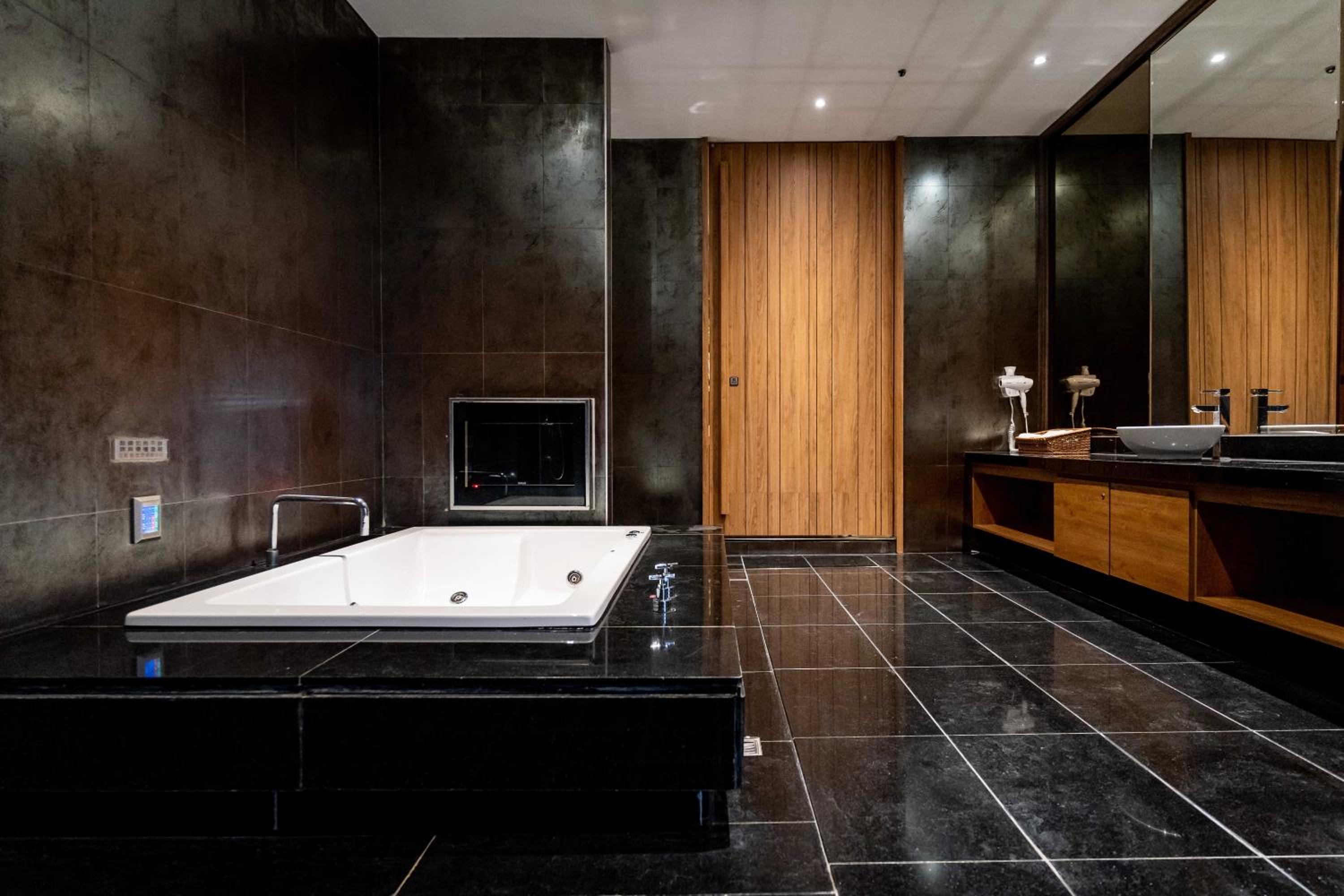SLuxury Double Room - C(Check in after 21:00) - Photo 16