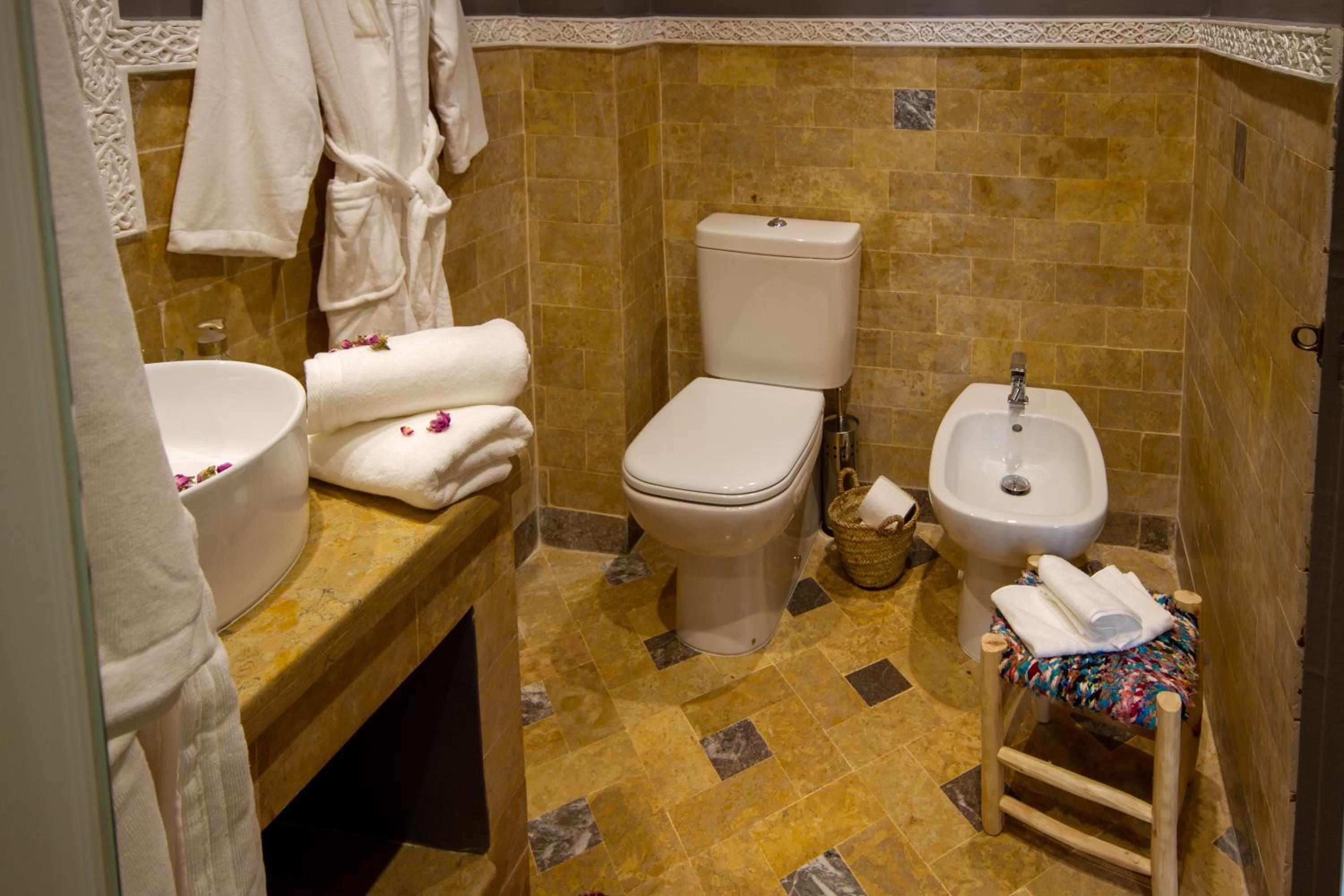 Deluxe Triple Room - Photo 6