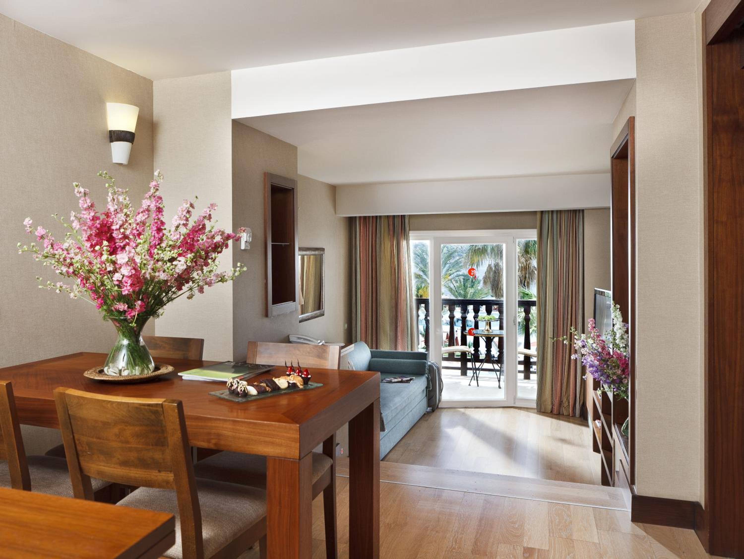 Family Suite with 2 Bedroom - Exclusive Services