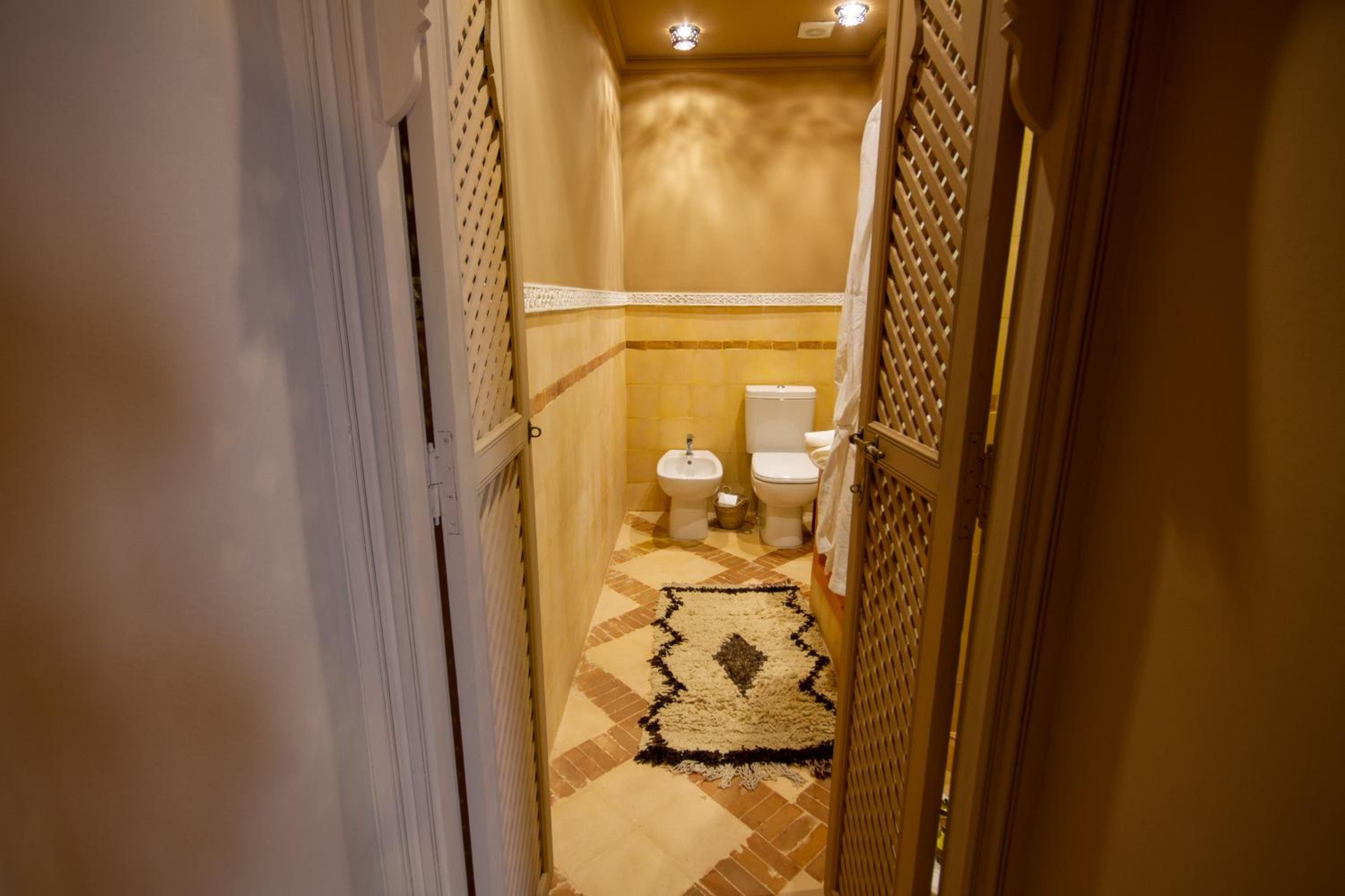 Double or Twin Room - Photo 7