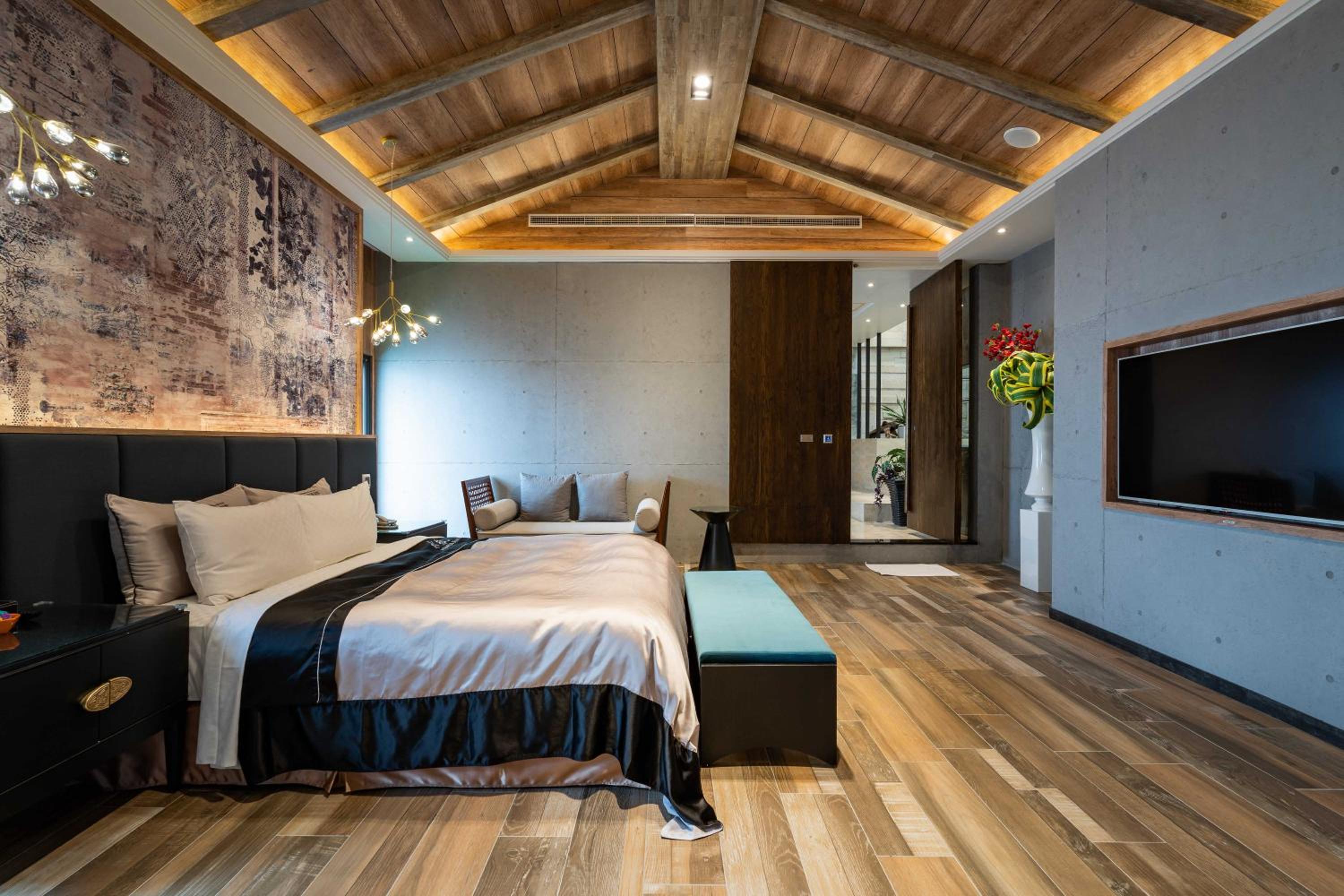 Deluxe Double Room (Check-in after 18:00) - Photo 9
