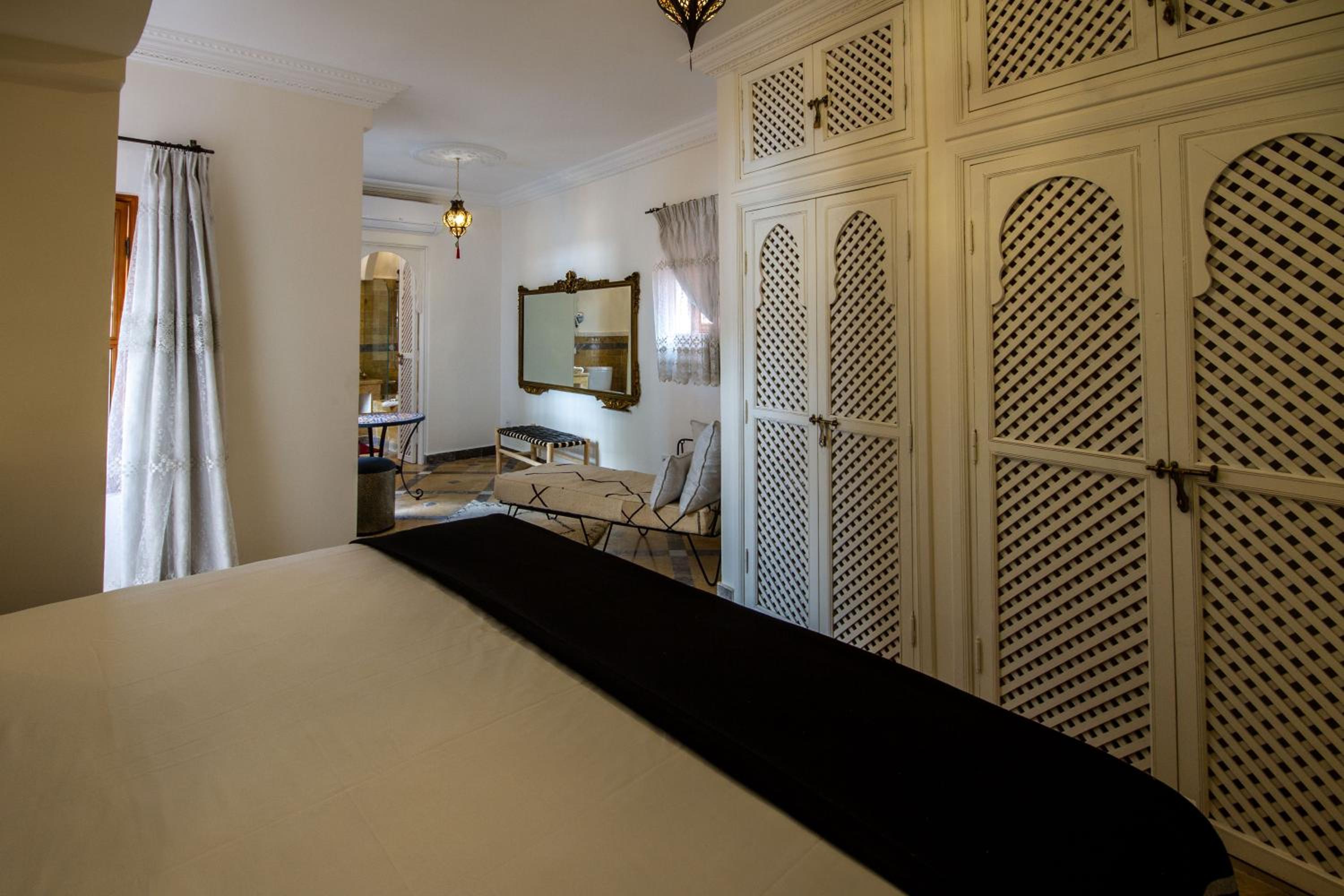 Deluxe Suite - Photo 2