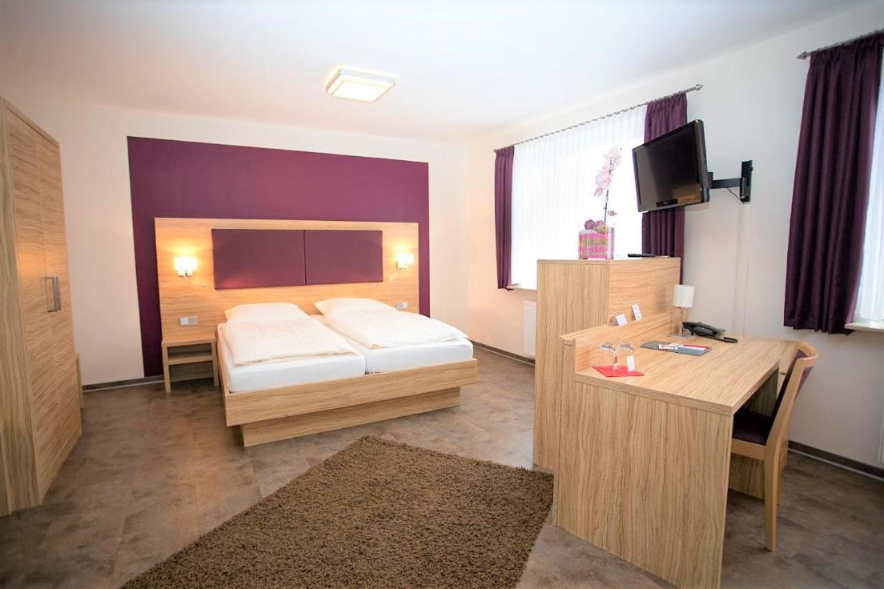 Deluxe Double Or Twin Room photo 1