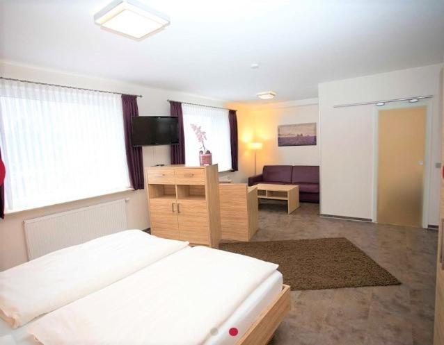 Deluxe Double Or Twin Room photo 3