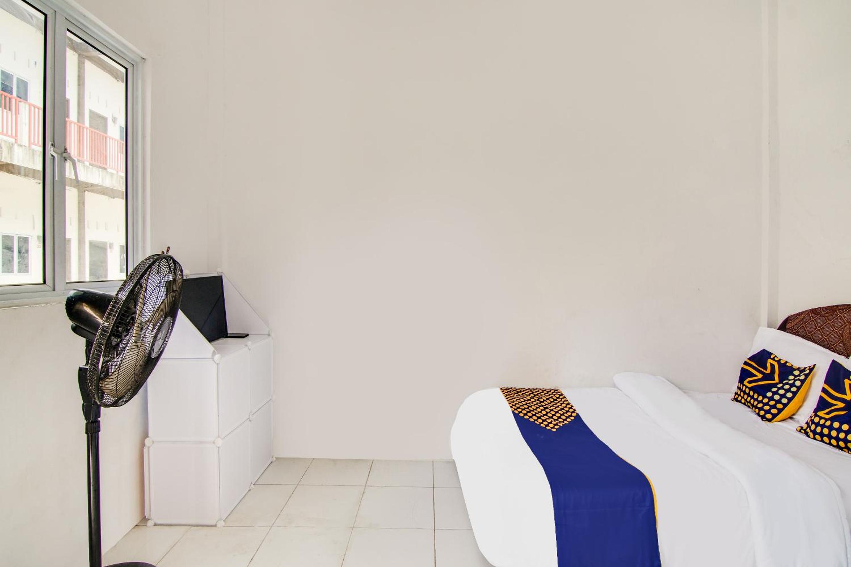 Budget Double Room - Photo 8