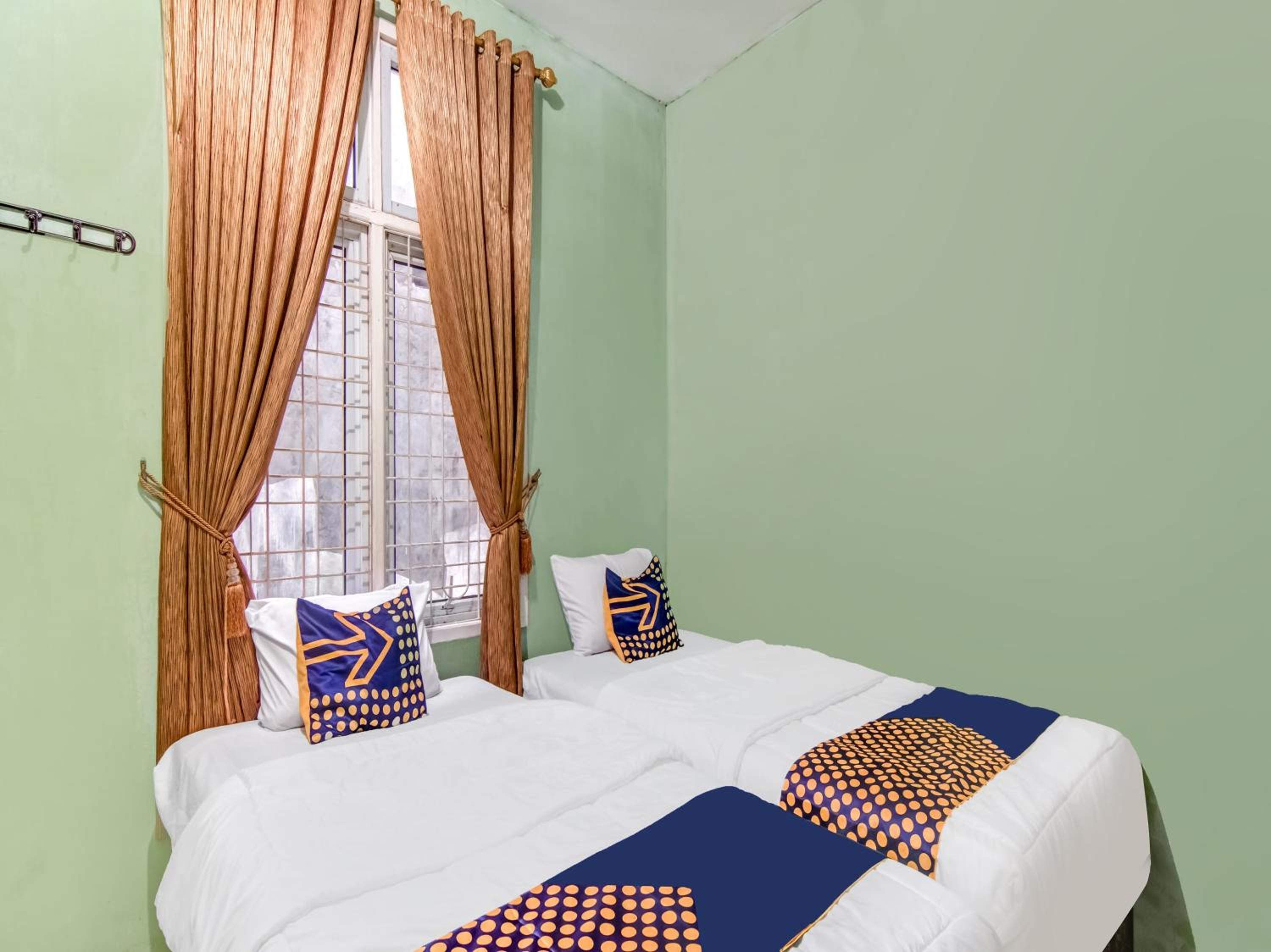 Economy Twin Room
