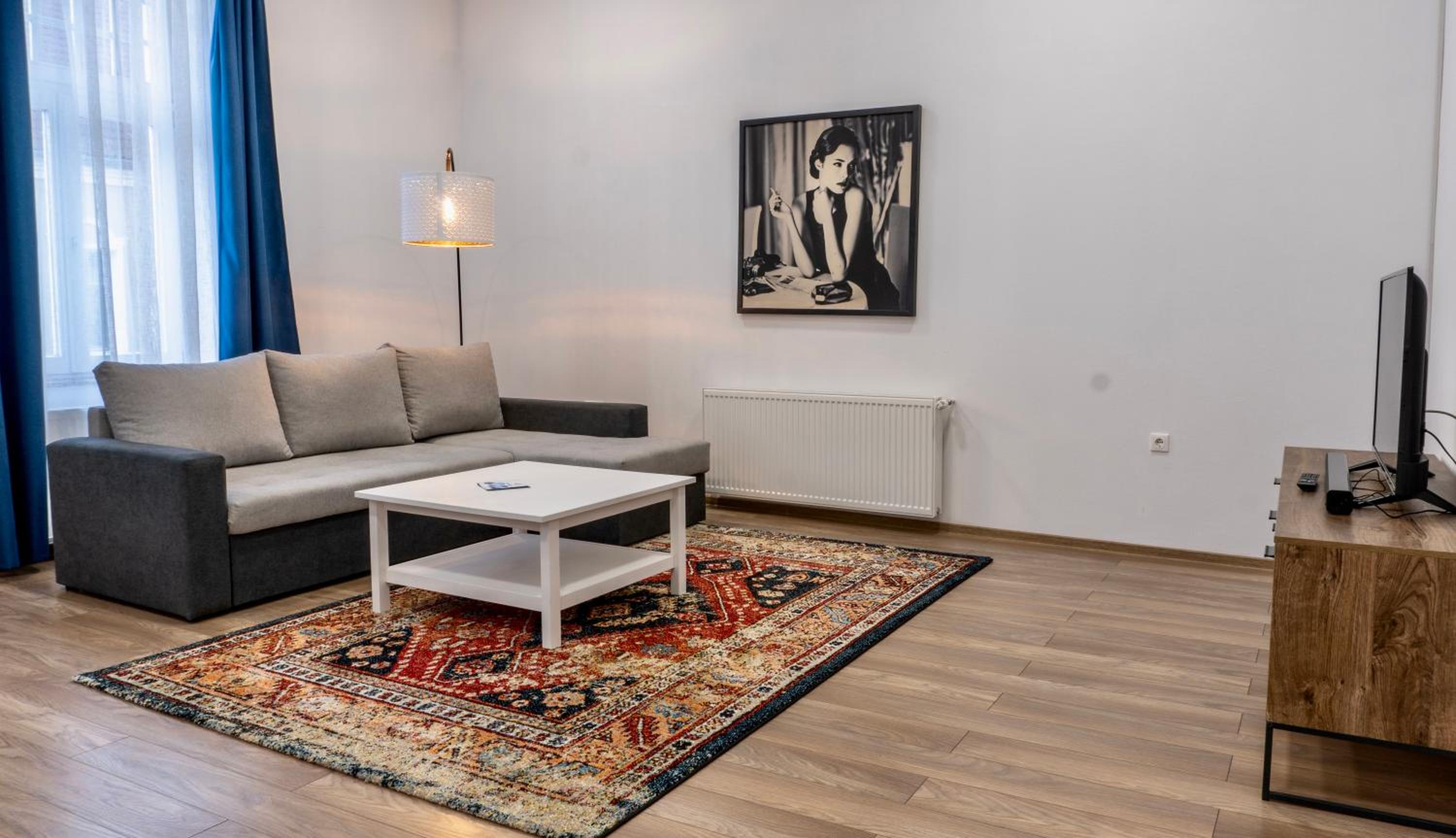 Two-Bedroom Apartment - Photo 2