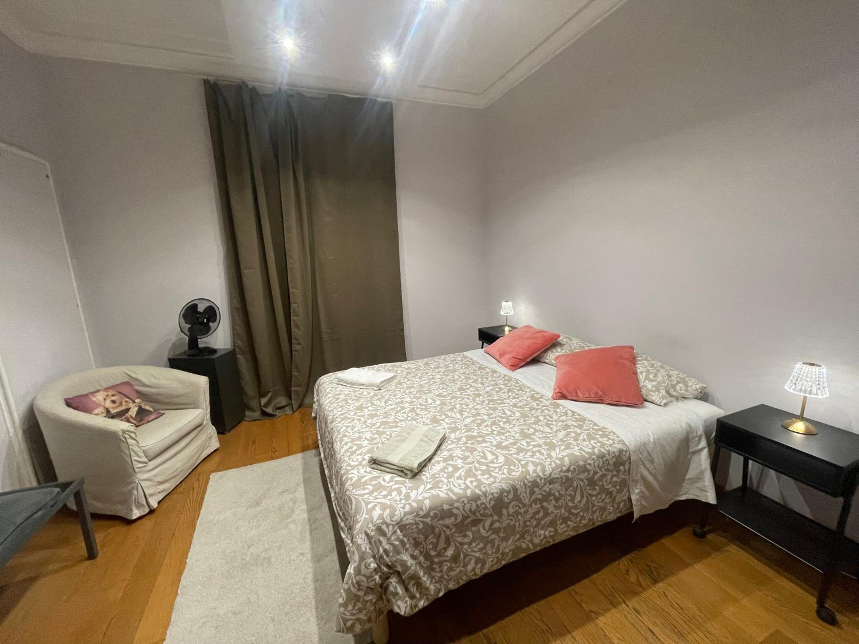 Large Double Room photo 1