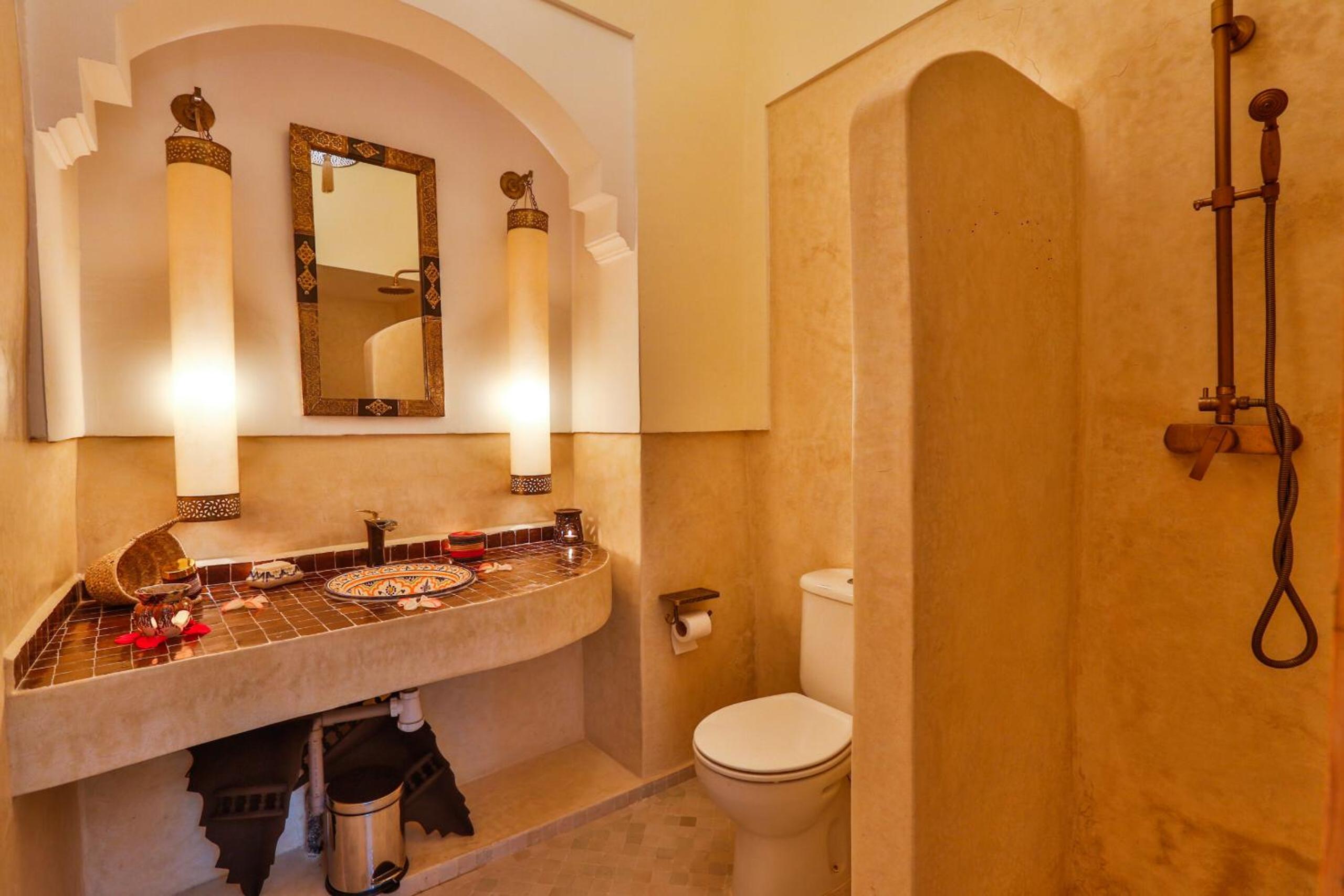 Double Room with Private Bathroom photo 2