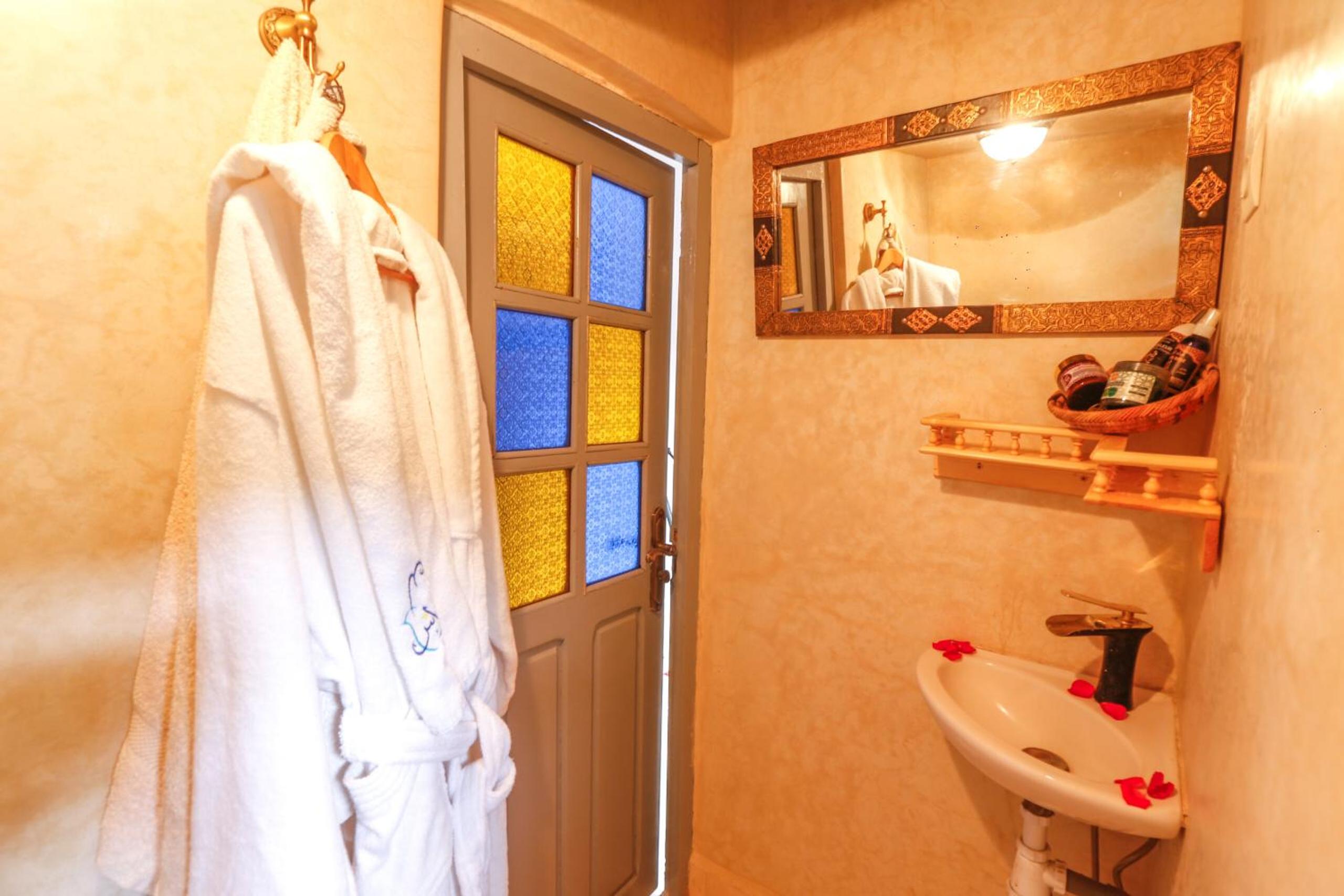 Double Room with Private Bathroom photo 3