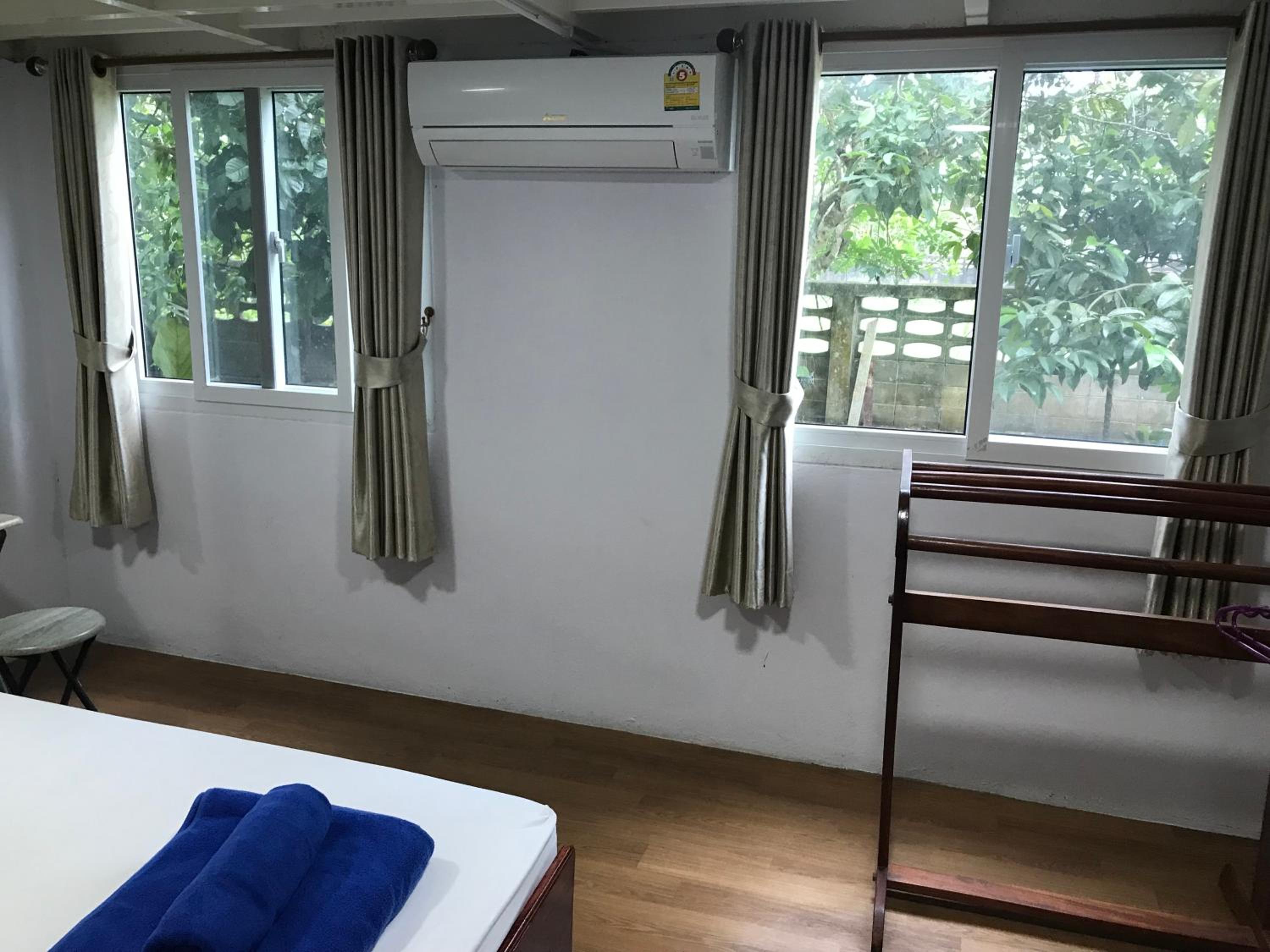 Double Room with Private Bathroom - Photo 3