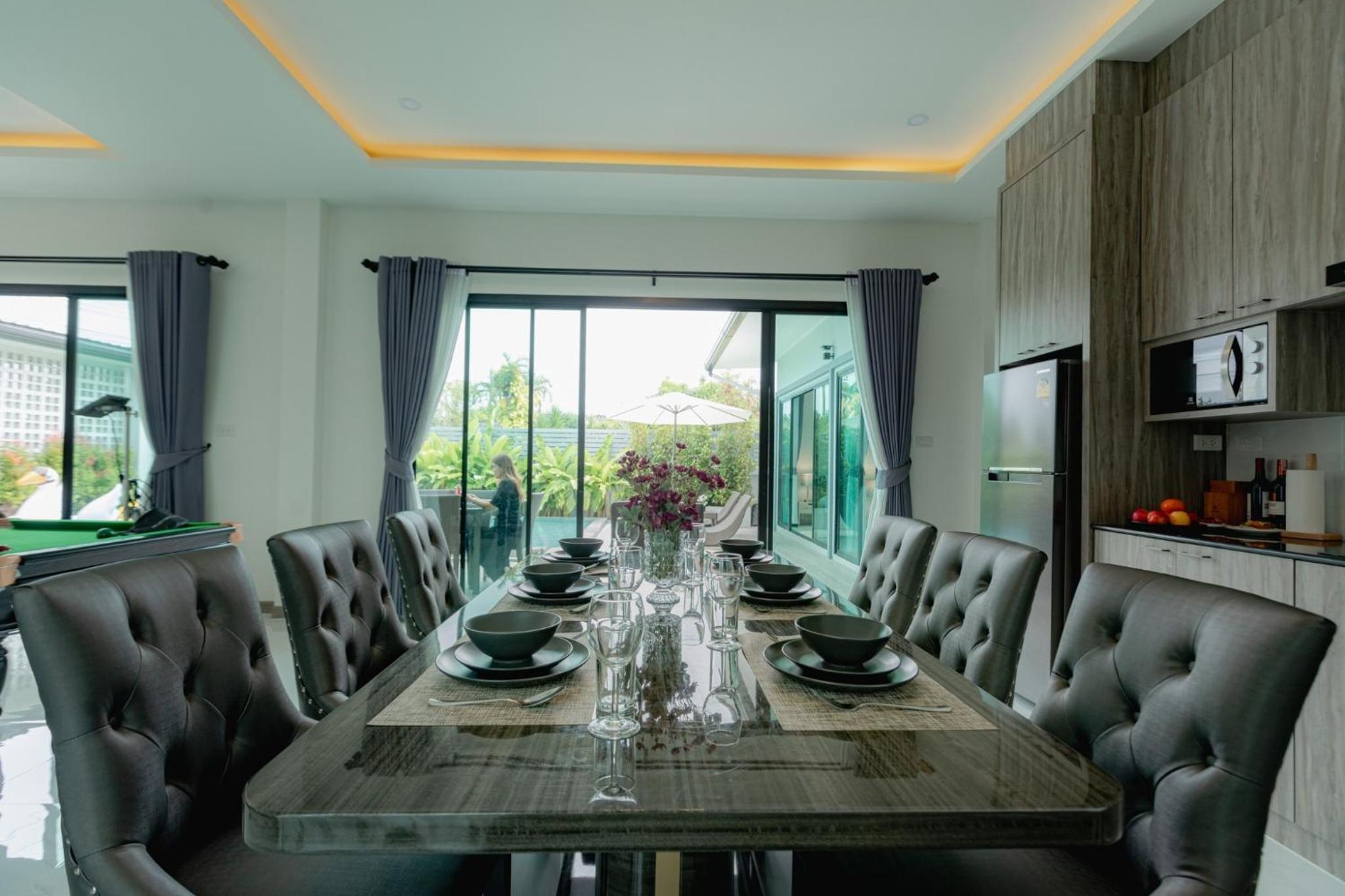 Four-Bedroom House - Photo 9