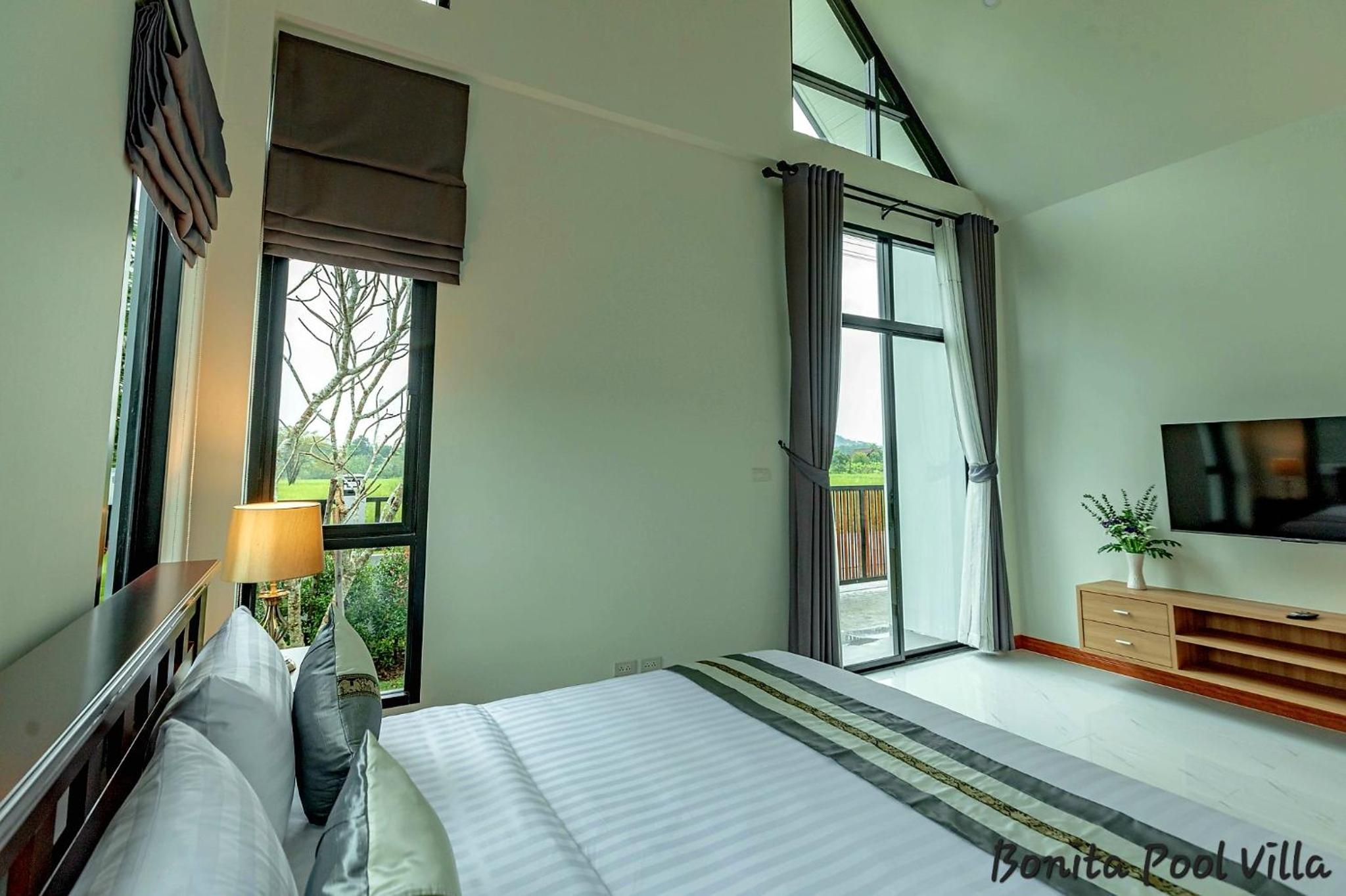 Four-Bedroom House - Photo 10