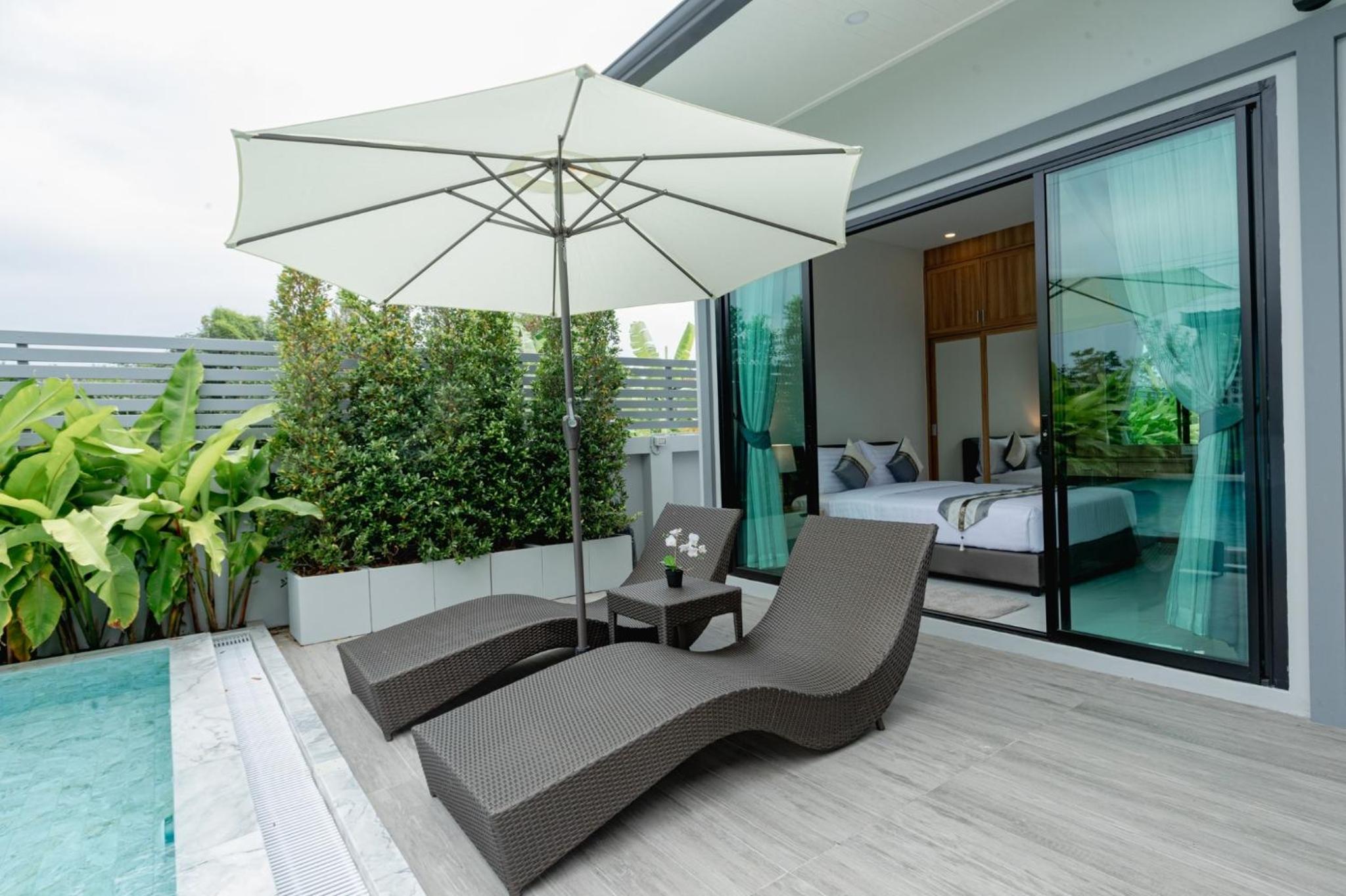 Four-Bedroom House - Photo 12