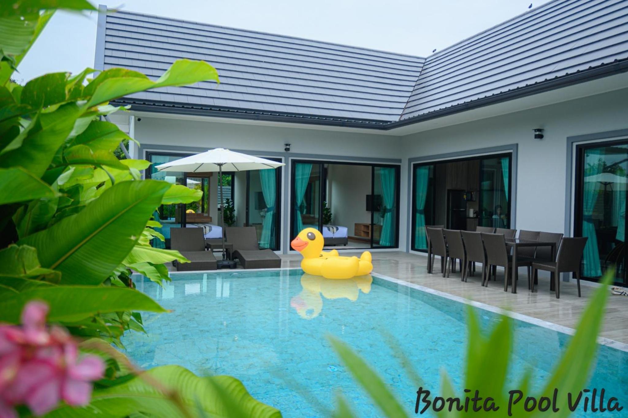 Four-Bedroom House - Photo 21